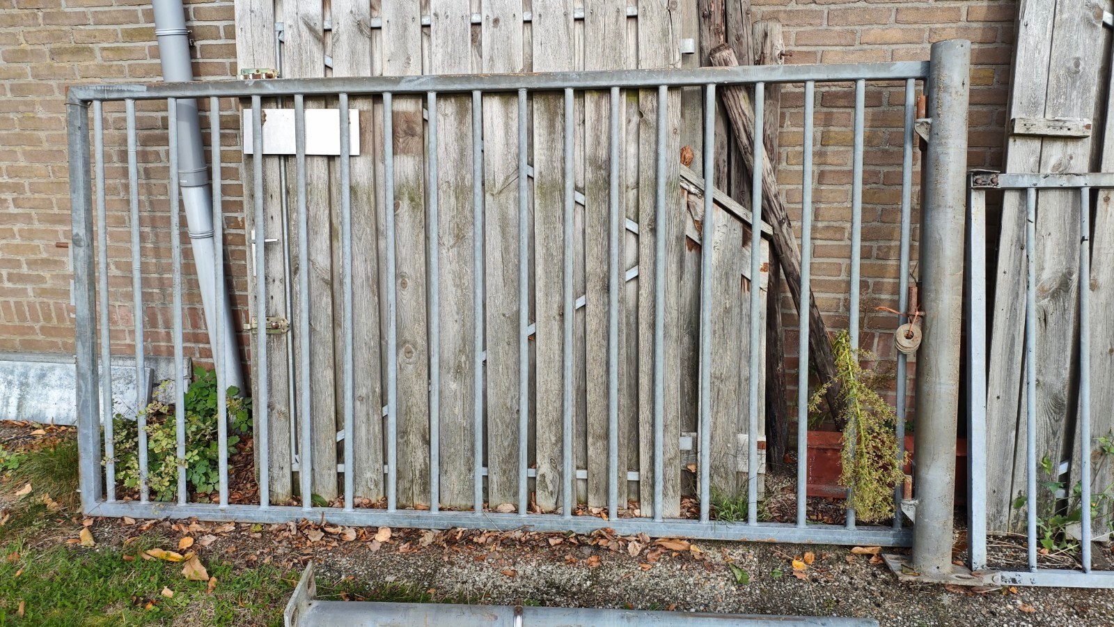 Robuust ijzeren hekwerk - poort, Ophalen, Met poort, Gebruikt, Spijlenhekwerk