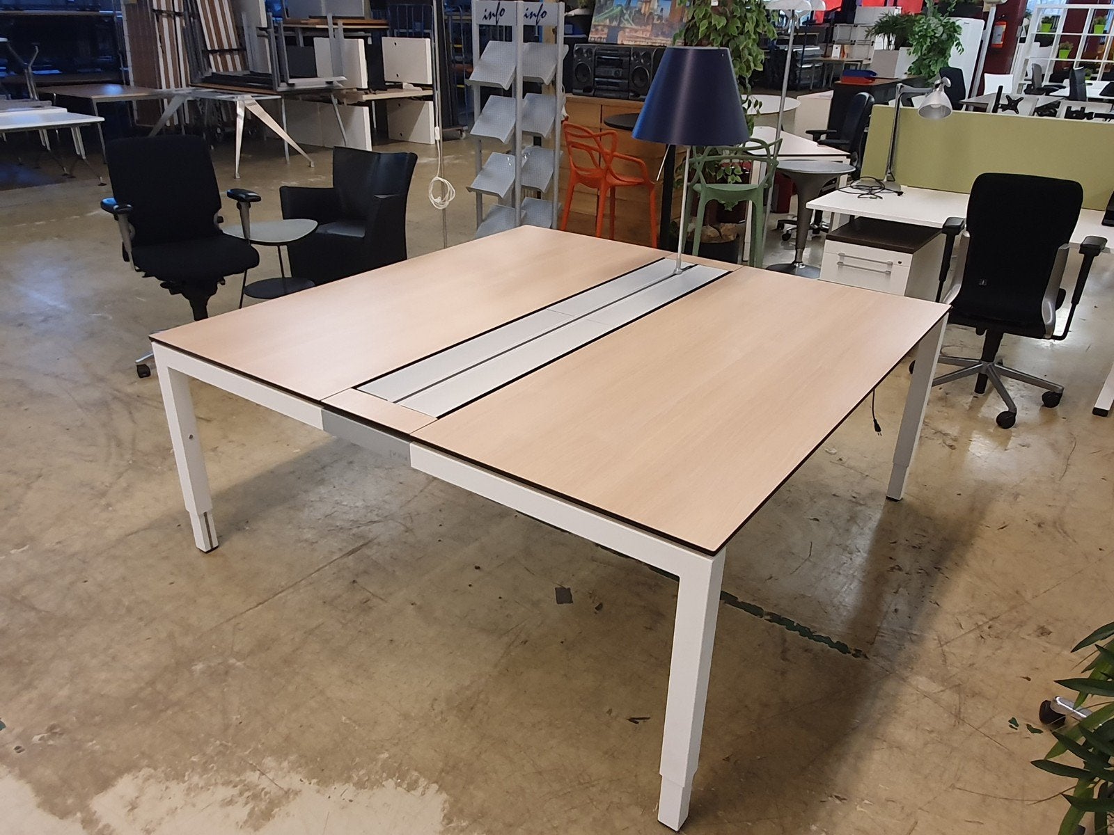 Pami Duo bureaus 20x, Ophalen, Zo goed als nieuw