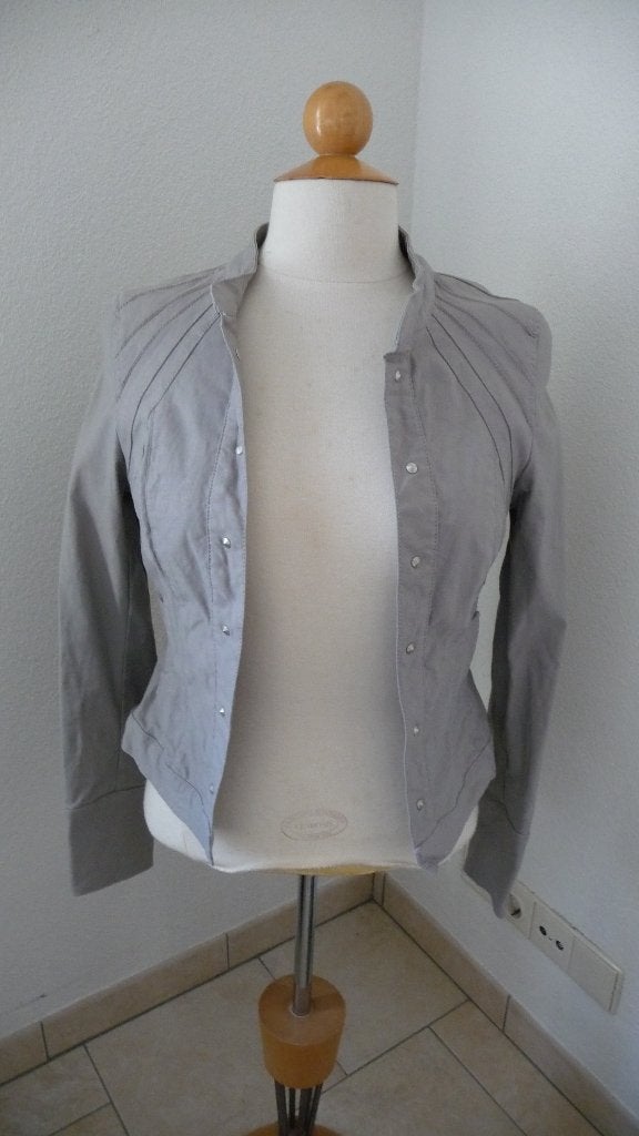 Mooie jasje/blazer . Kleur: grijs maat: 36, Ophalen of Verzenden, Zo goed als nieuw, Maat 36 (S), Grijs