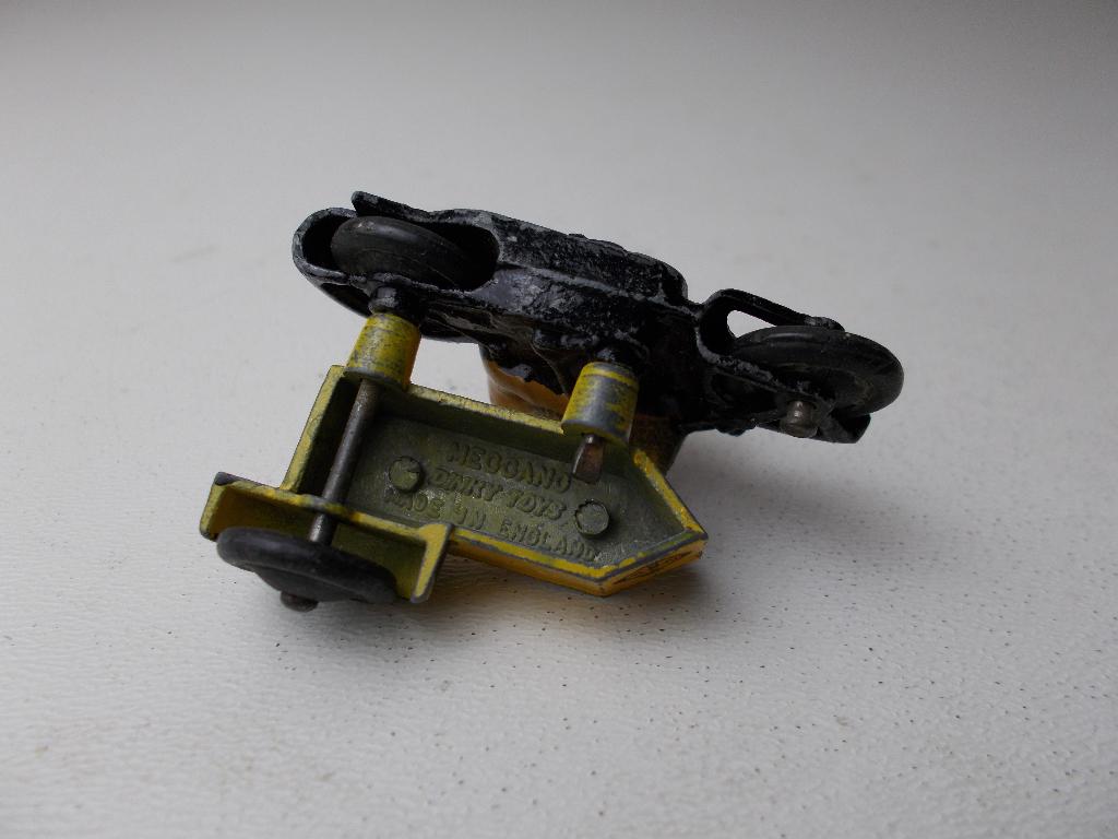 1955 Dinky Toys 272 MOTORCYCLE+SIDE CAR. DUTCH "WEGENWACHT"!, Ophalen of Verzenden, Gebruikt, Overige typen, Dinky Toys