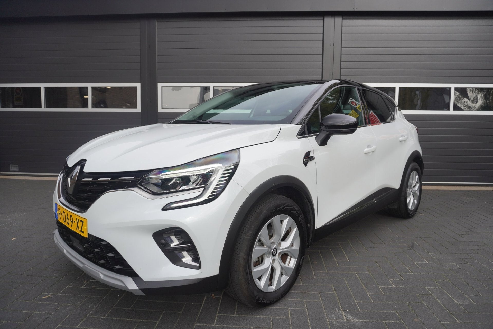 Renault Captur 1.6 E-Tech Hybrid 145 Zen Aut/Carplay/Camera/, Auto's, 94 pk, Gebruikt, 715 kg, Leder en Stof