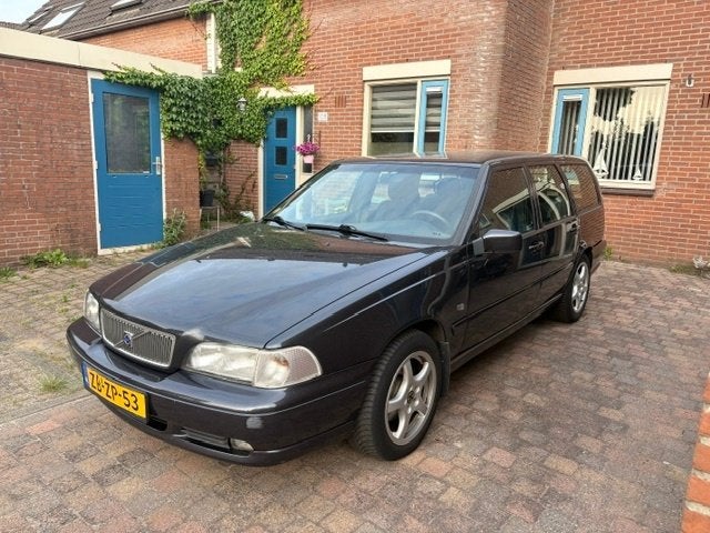 Volvo V70 2.0 AUT 1999 Grijs, 1442 kg, Zwart, Sound system, 1984 cc