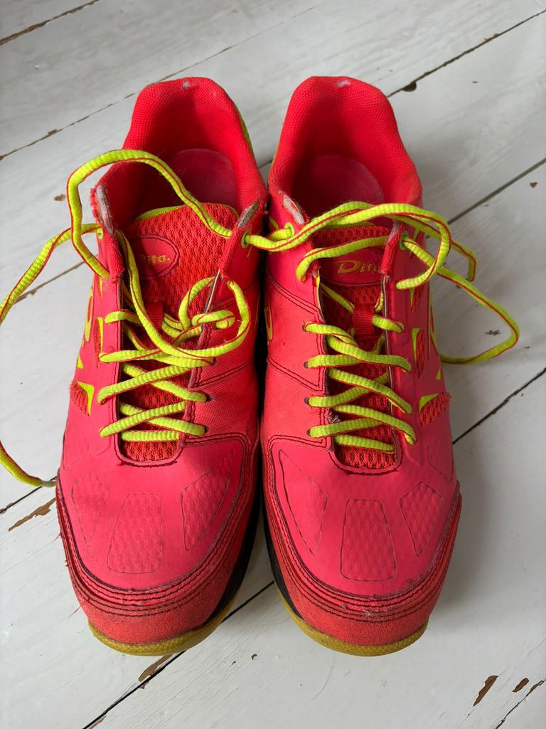 Dita hockeyschoenen maat 42, Ophalen of Verzenden, Zo goed als nieuw, Schoenen