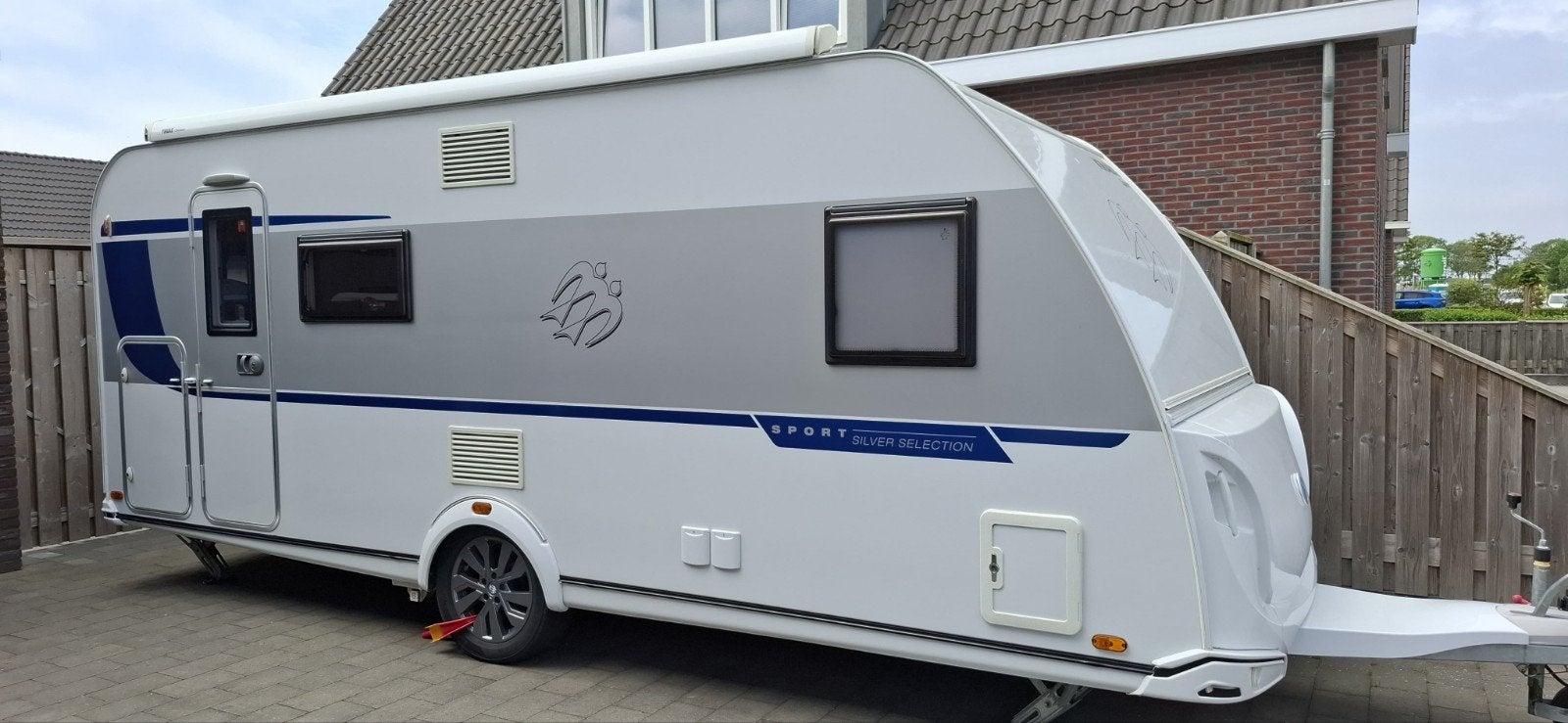 Knaus Sport Silver Selection 540 FDK<Mover-Luifel-Vloerverw>, Omvormbare zithoek, Treinzit, Particulier, Kachel