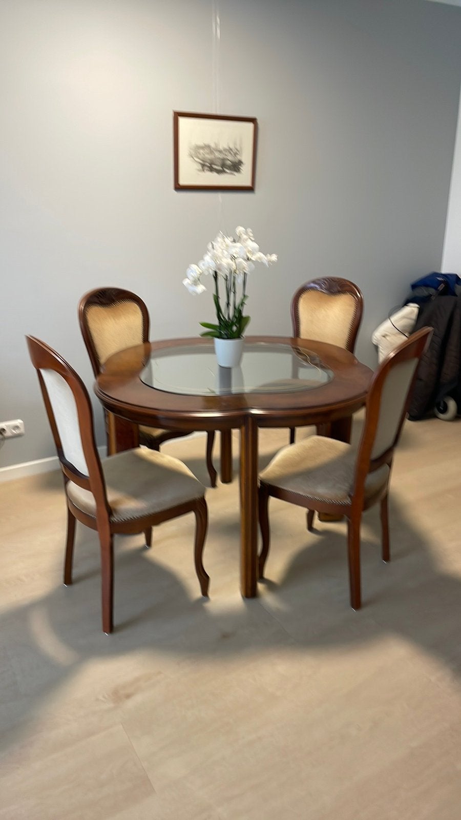 Eethoek met wortel ingelegde ronde tafel en 4 stoelen, Ophalen, Rond, 100 tot 150 cm