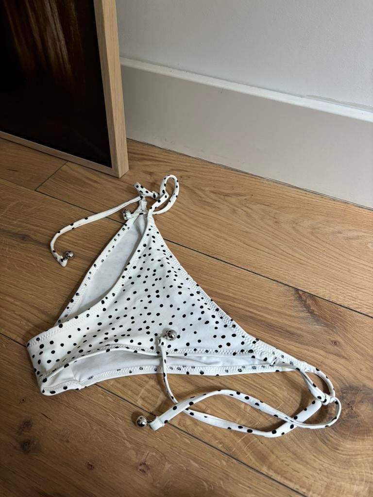 H&M wit bikini broekje met polkadots, zwarte stipjes maat 36, Kleding | Dames, Ophalen of Verzenden, Nieuw, Wit, Bikini