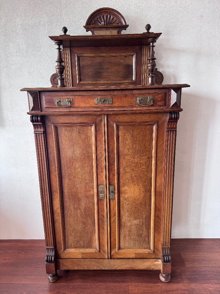 Antieke Notenhouten Kast met Vitrine en Lade, Ophalen