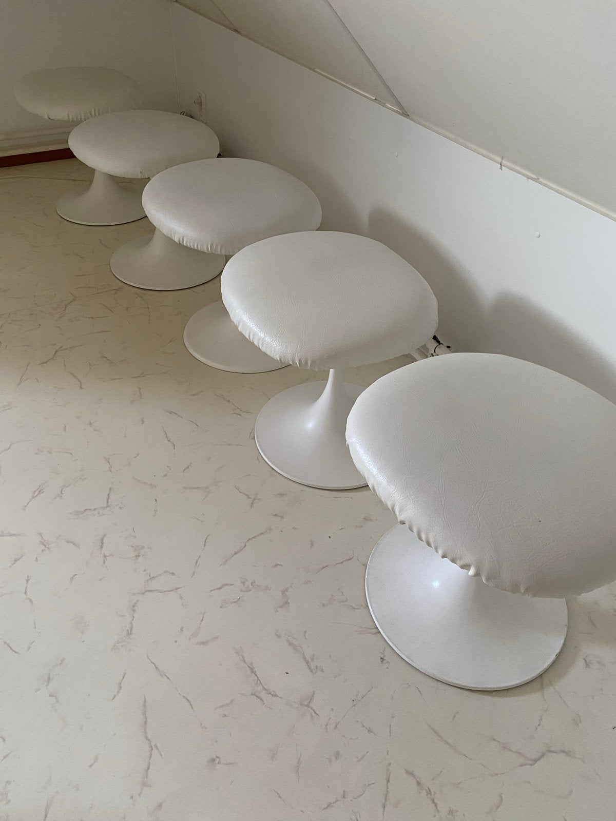 Set van 8 Knoll Saarinen stijl krukken, wit, Ophalen, Kunststof, Gebruikt, Wit