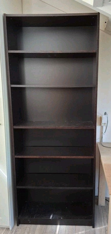 Billy Boekenkast Zwart Hout; Gratis afhalen, zelf demonteren, Ophalen, Met plank(en), Gebruikt, 200 cm of meer