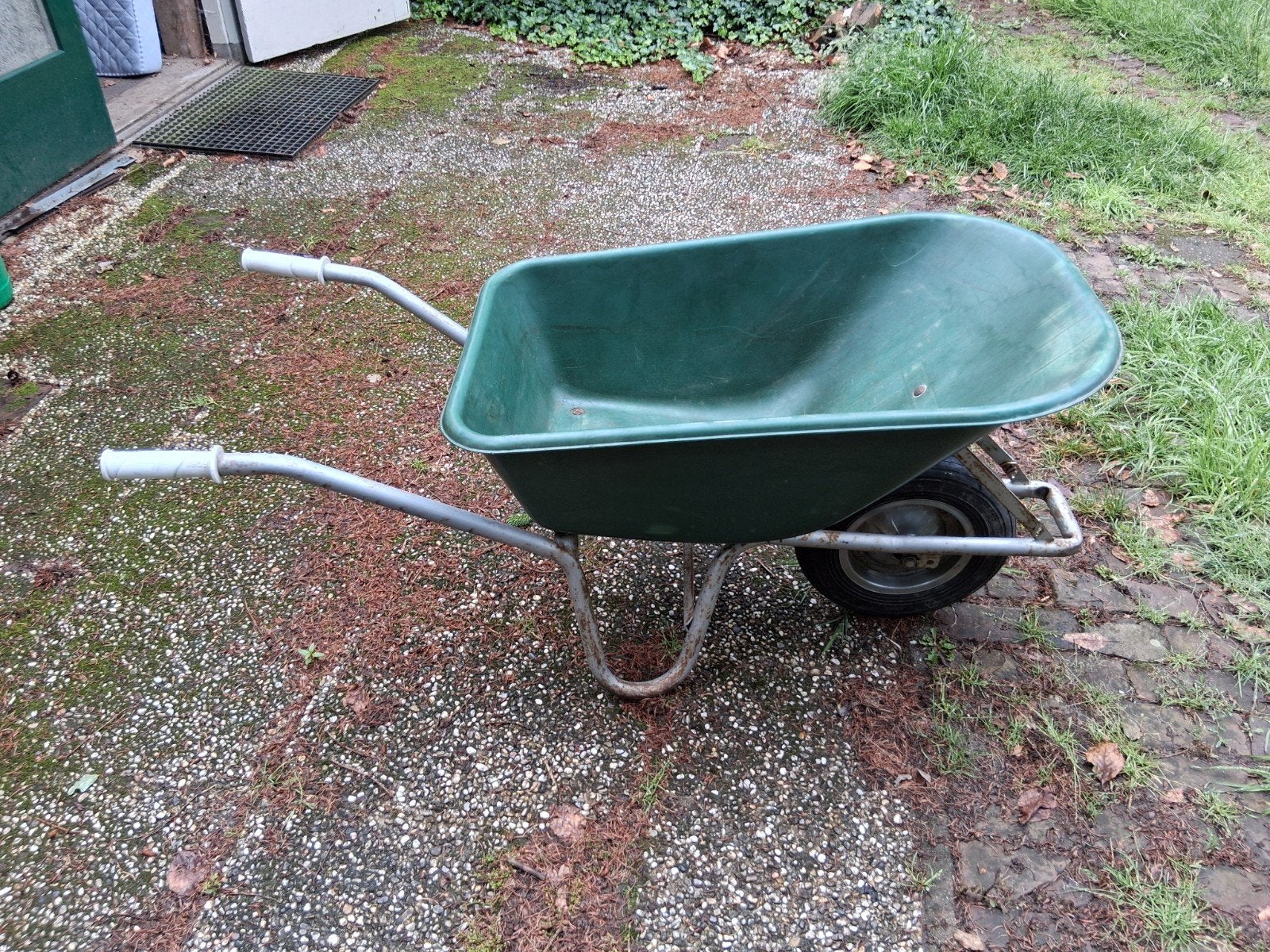 Fort kruiwagen met kunststof bak en antilekband, Ophalen, Fort, Handmatig, Gebruikt