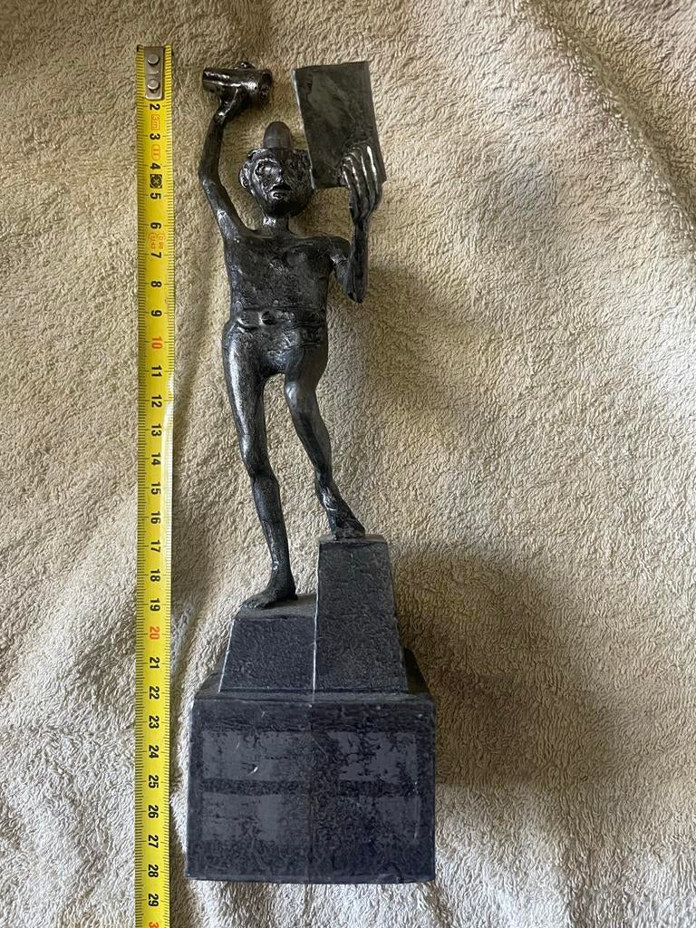 Miniatuurreplica Fonske-sculptuur Leuven - Jef Claerhout, Minder dan 20 cm, Ophalen of Verzenden, Op sokkel, Beeld