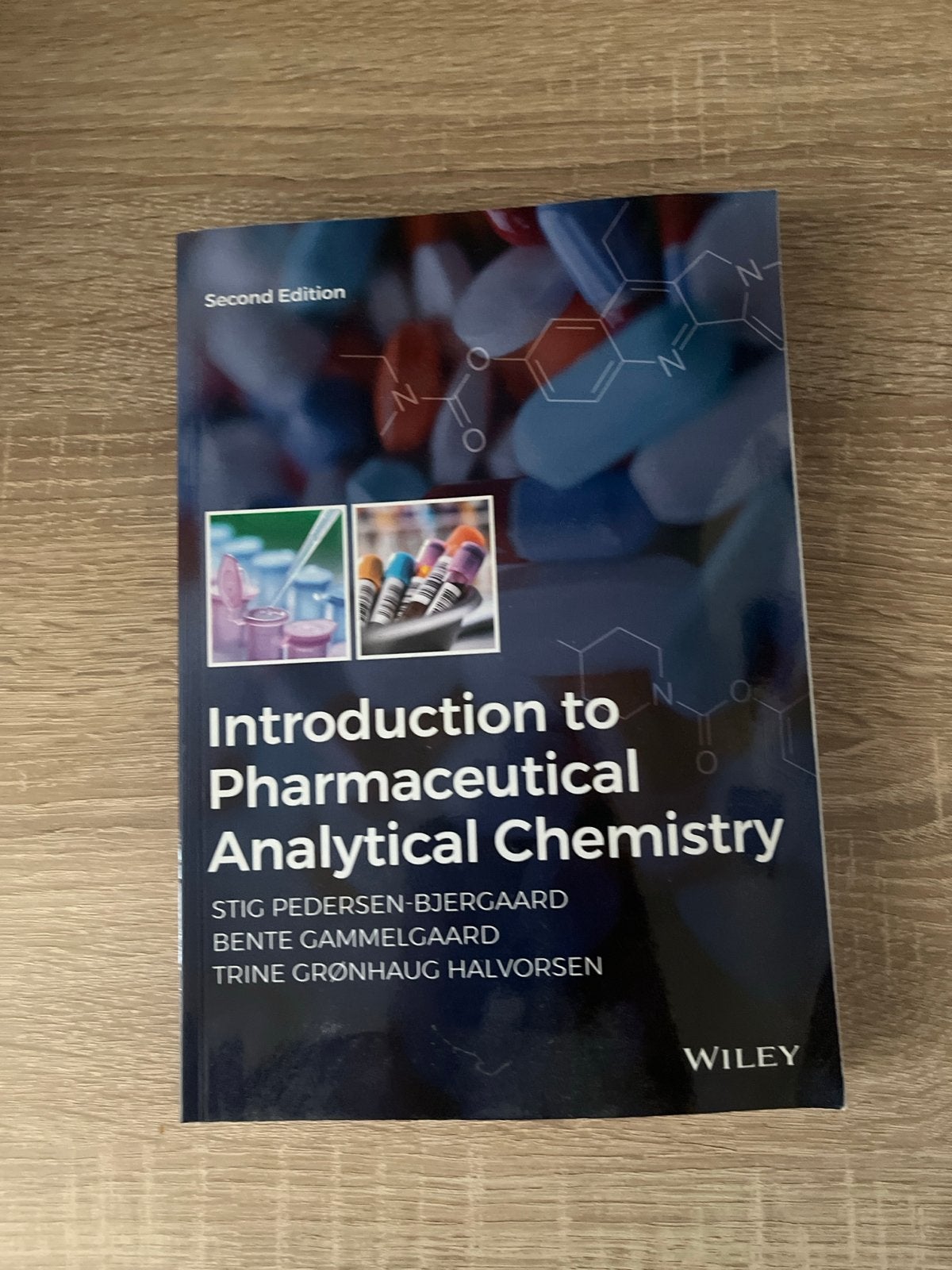 Introduction to Pharmaceutical Analytical Chemistry, Ophalen, Beta, Zo goed als nieuw, HBO