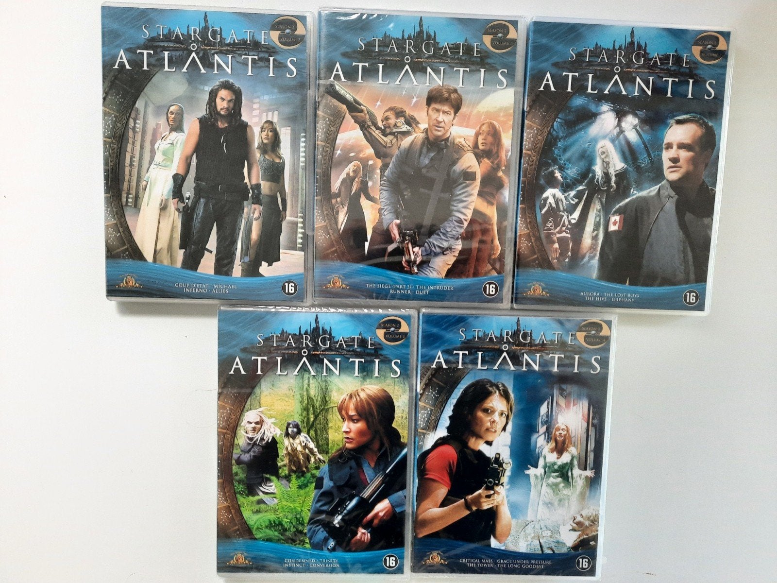 5 x Stargate Atlantis DVD - Seizoen 2  ( 20 afleveringen  ), Engels, Vanaf 16 jaar, Nederlands, Ophalen of Verzenden
