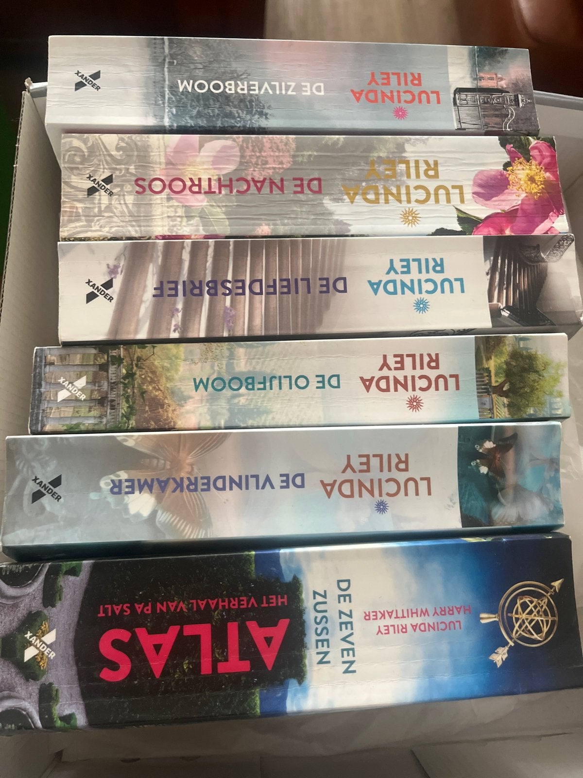 Lucinda Riley boeken set (6 stuks), Ophalen of Verzenden, Gelezen