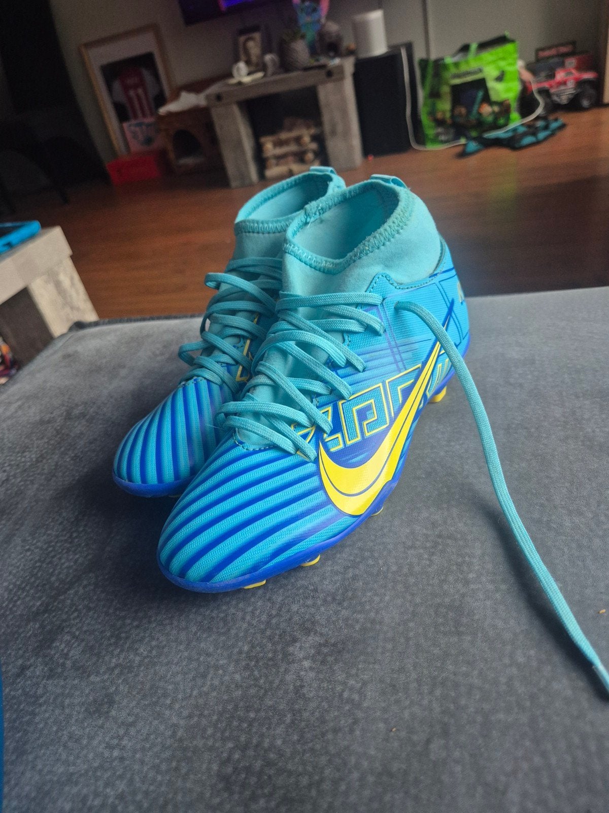 Nike Mercurial Voetbalschoenen - Blauw/Geel kylian mbape, Maat XS of kleiner, Ophalen of Verzenden, Zo goed als nieuw, Schoenen