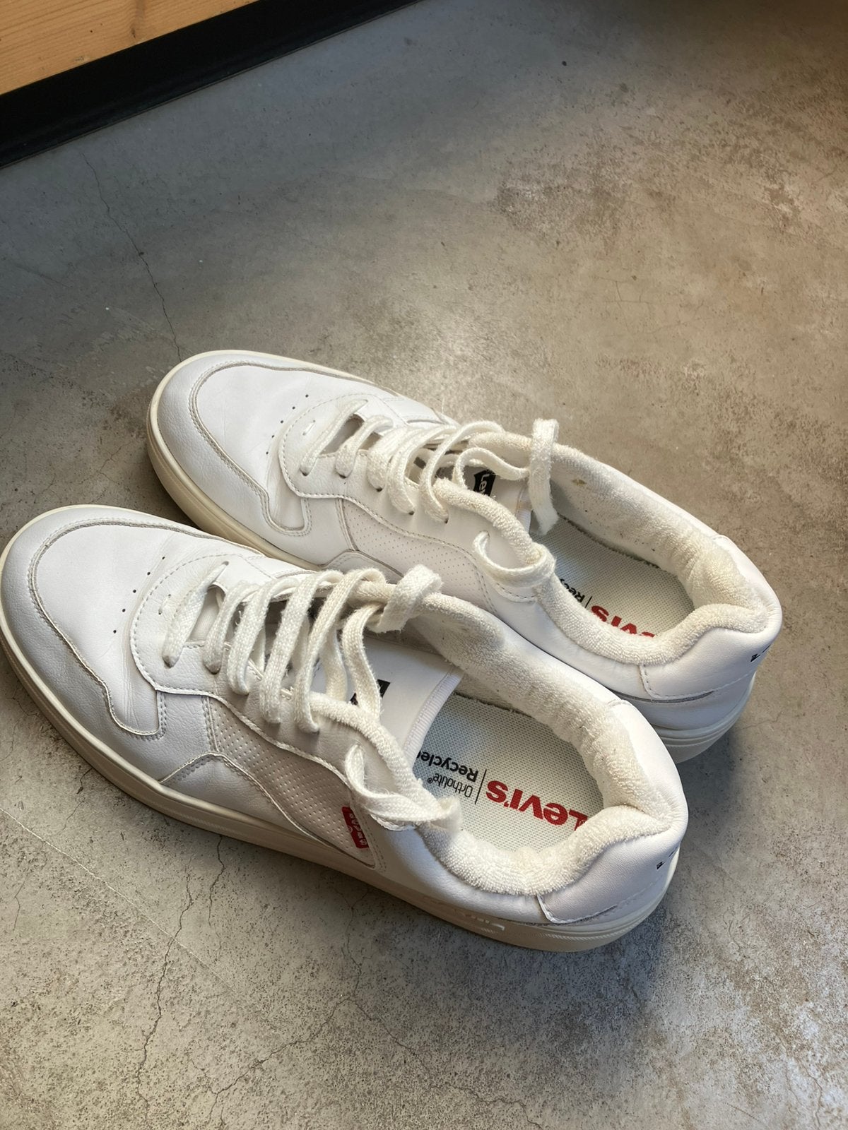 Witte sneakers maat 44, Wit, Ophalen of Verzenden, Sneakers of Gympen, Zo goed als nieuw