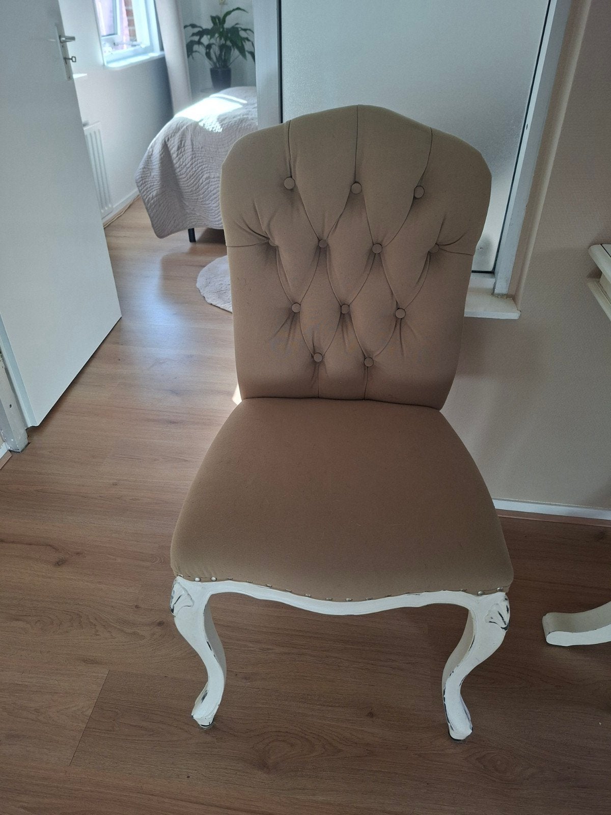 Set van 2 vintage stoelen met gecapitonneerde rugleuning, Huis en Inrichting, Gebruikt, Twee, Overige kleuren, Vintage, Brocante, Landelijk