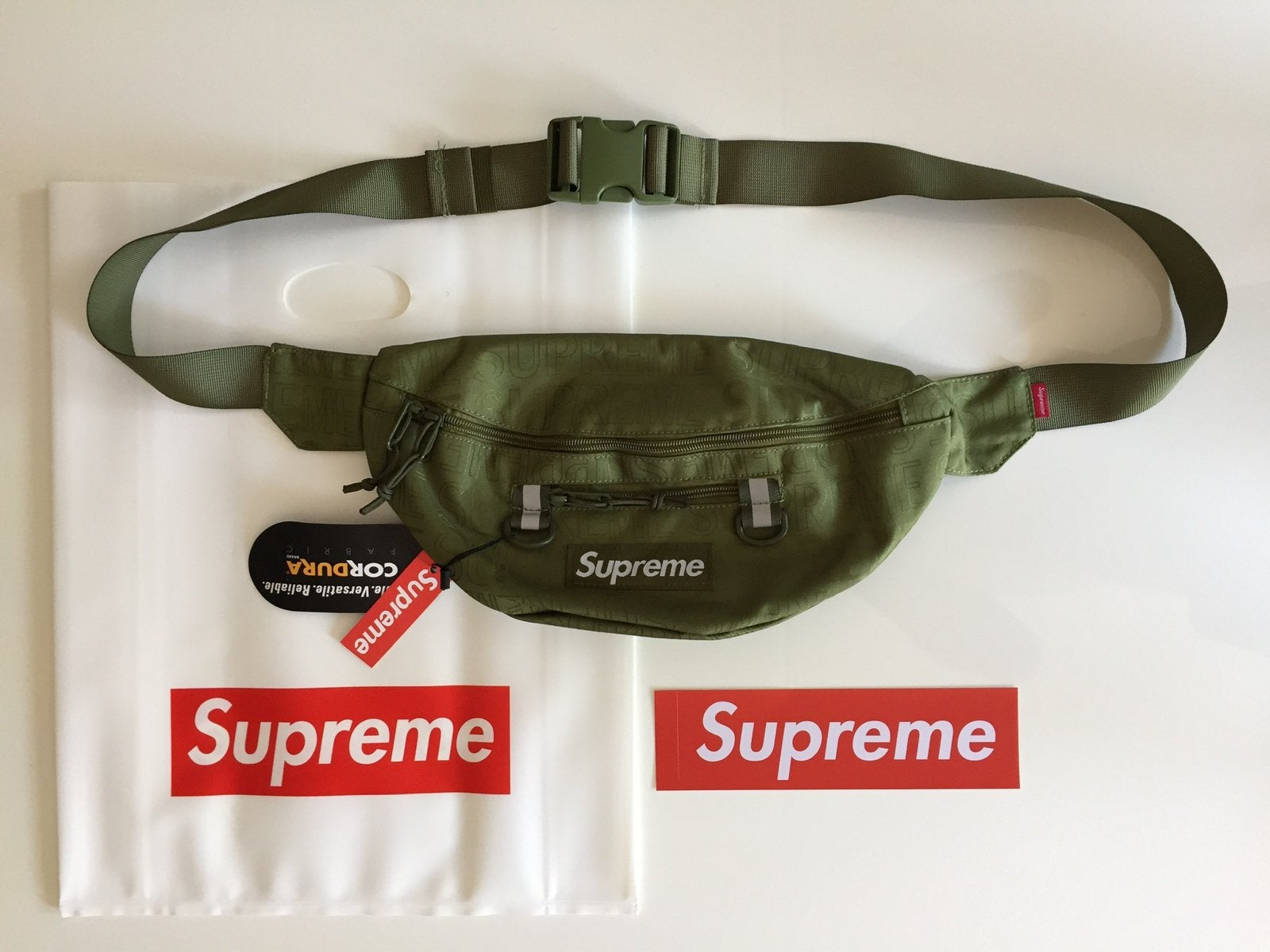 Donker groene supreme waist bag uit 19ss tasje schoudertas, Sieraden, Tassen en Uiterlijk, Tassen | Schoudertassen, Ophalen of Verzenden