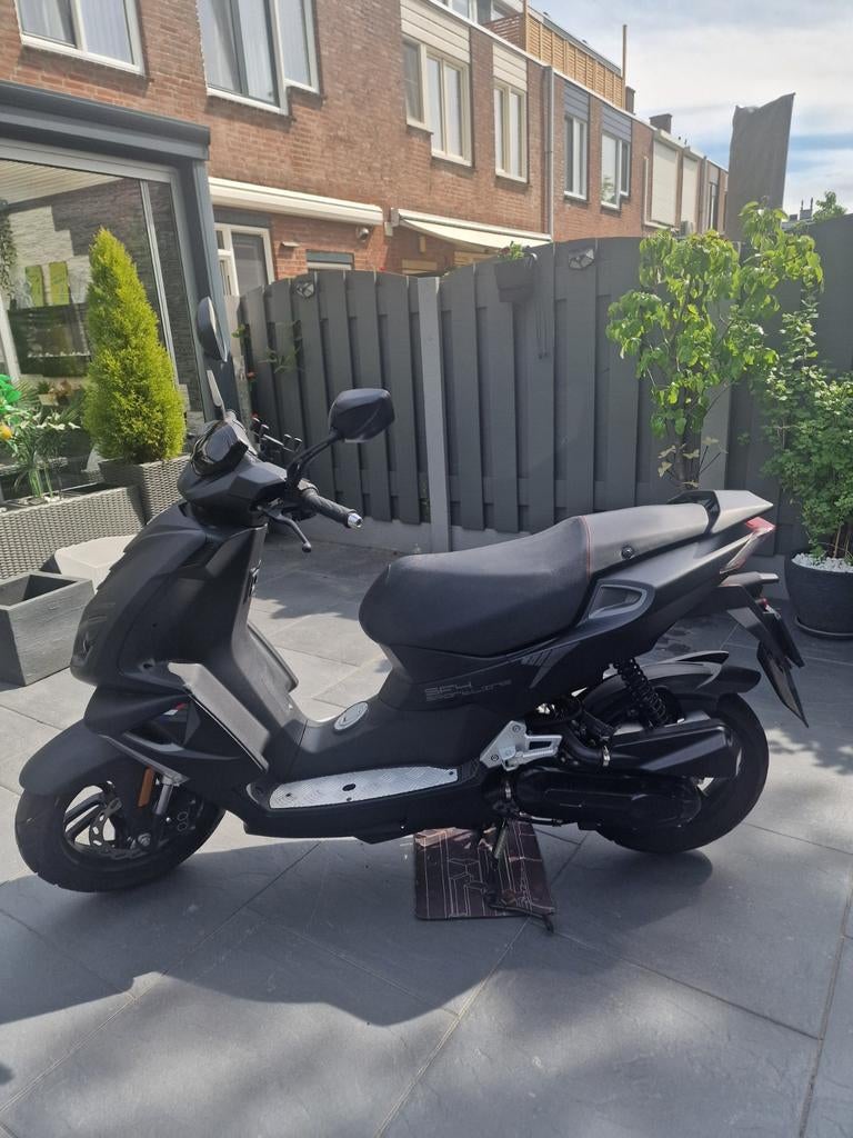 Peugeot speedfight 4 sportline zwart, Fietsen en Brommers, Brommers | Peugeot, Ophalen, Overige modellen, Maximaal 45 km/u, Zo goed als nieuw