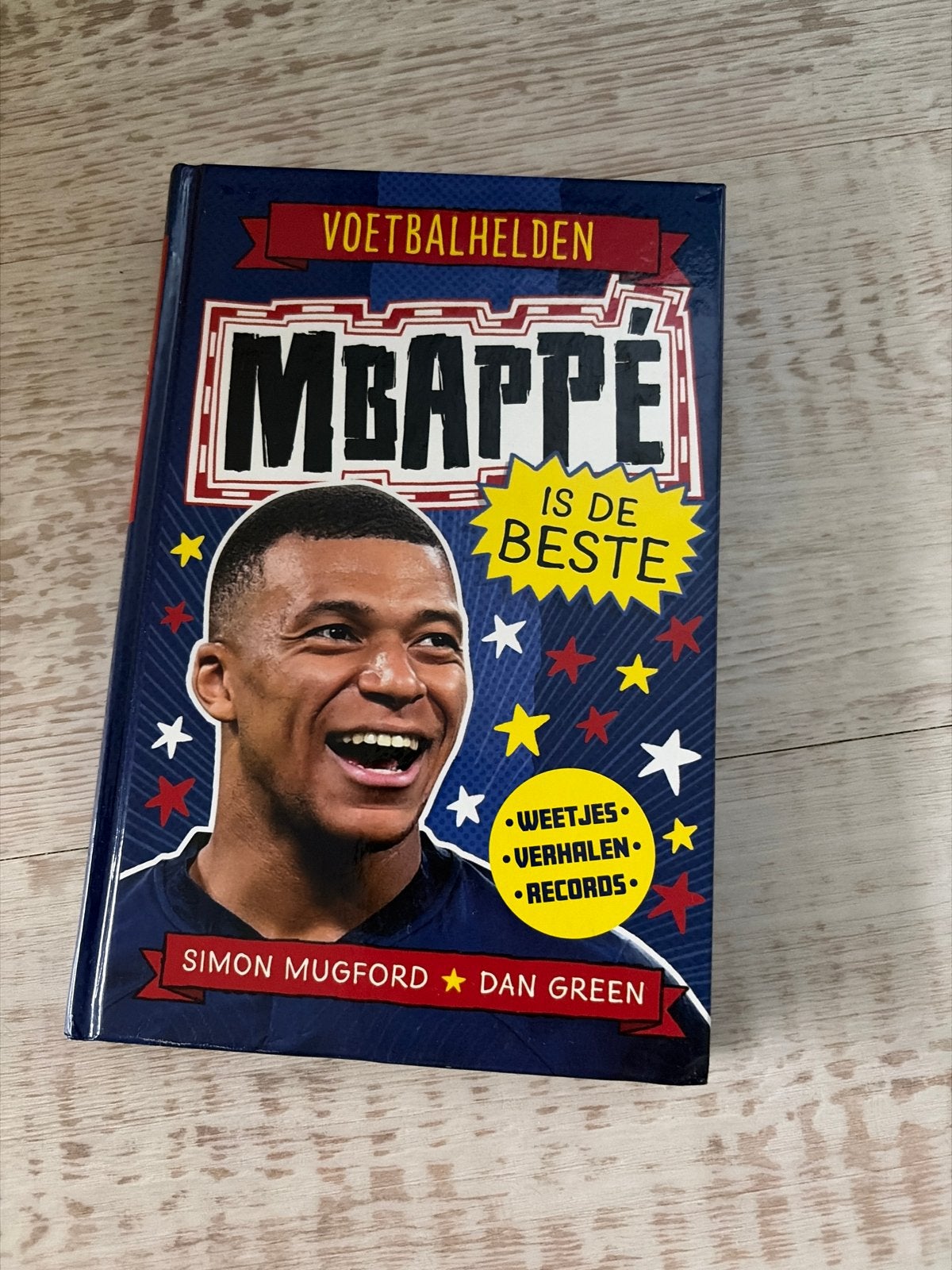 Boek Voetbalhelden: Mbappé is de Beste, Ophalen of Verzenden, Gelezen, Balsport