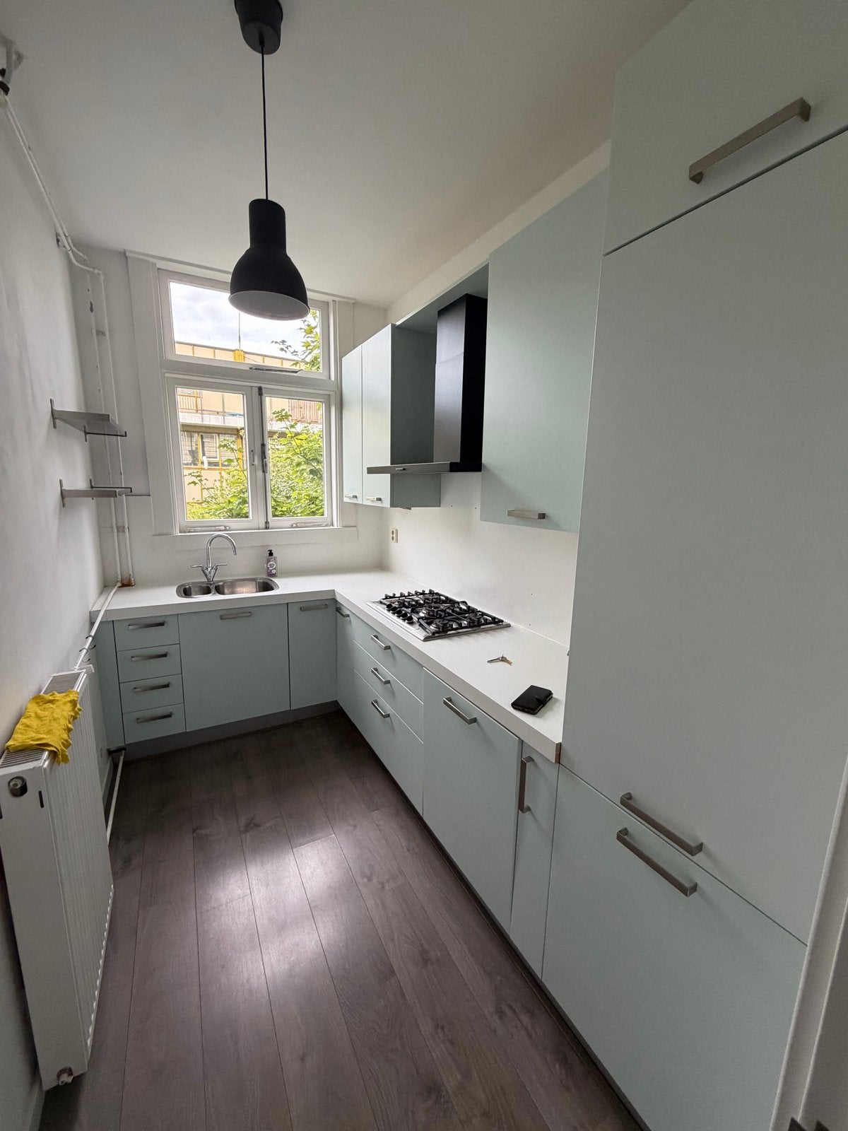 Moderne hoekkeuken met inbouwapparatuur, Ophalen, Gebruikt, Hoekkeuken, Kunststof