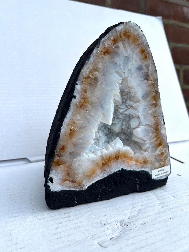Citrien geode met witte kristal punten 4.80kg, Verzamelen, Ophalen of Verzenden, Mineraal