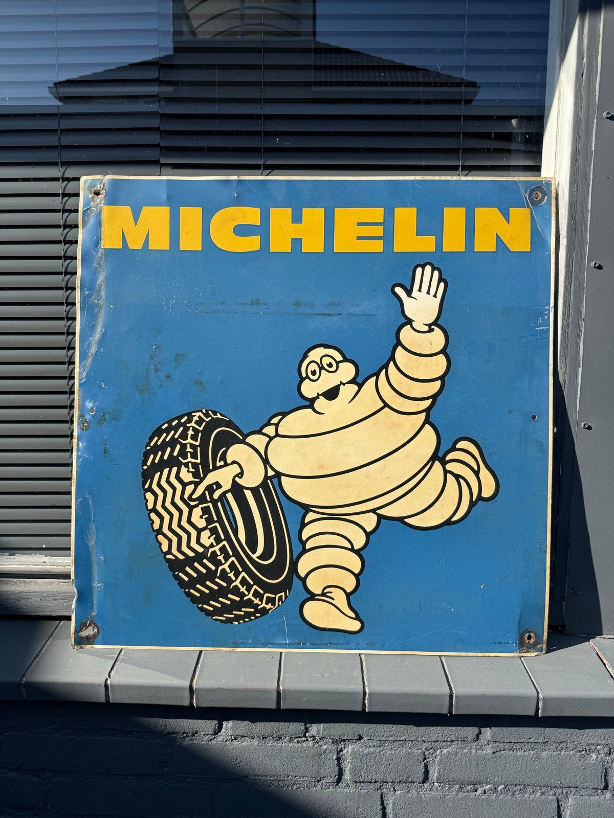 Vintage Michelin Reclamebord - Bibendum met band, Verzamelen, Merken en Reclamevoorwerpen, Ophalen, Reclamebord, Gebruikt, .