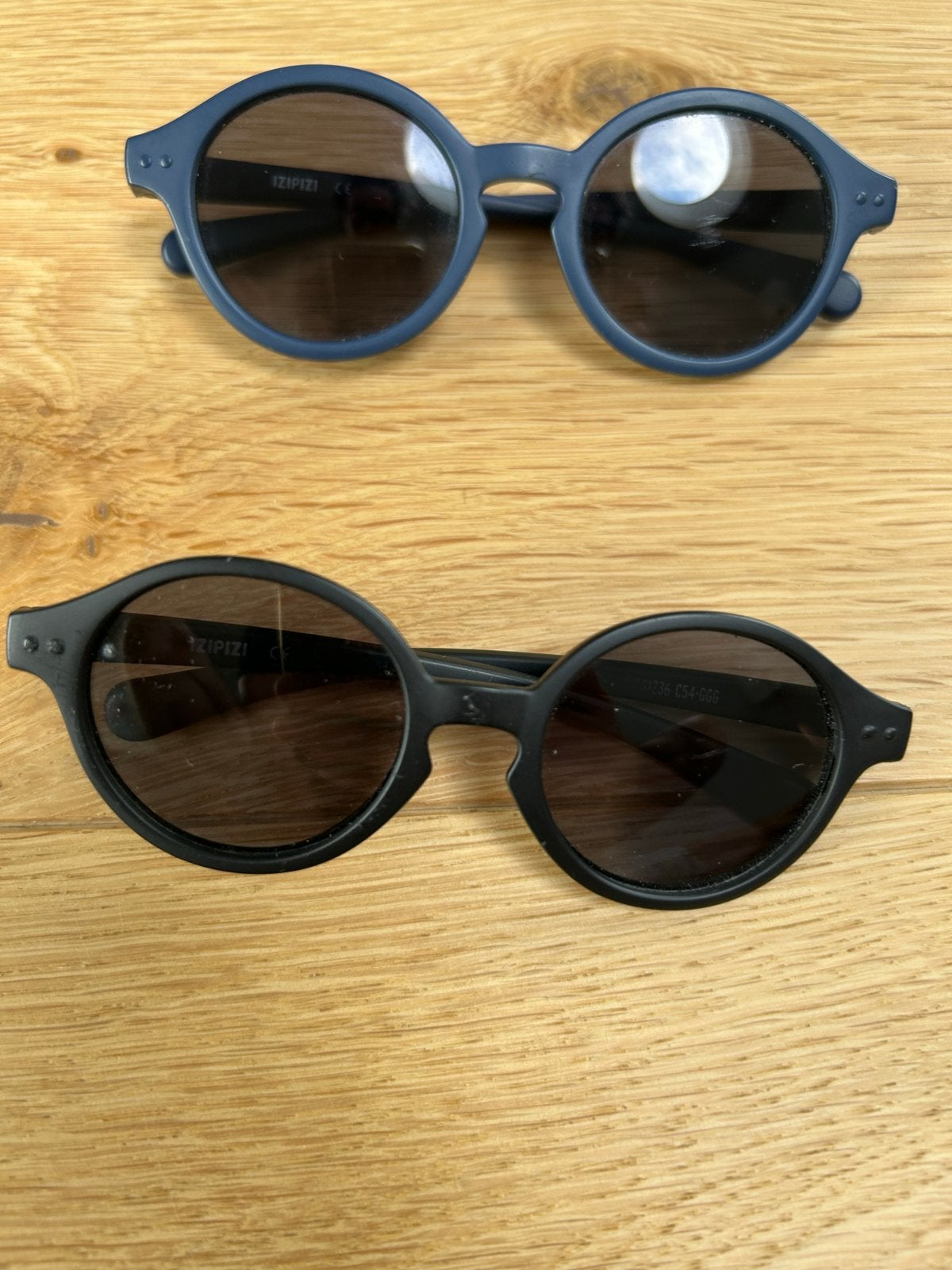 Izipizi Zonnebril Kind - Blauw & Zwart (1-5 jaar), Ophalen of Verzenden, Gebruikt