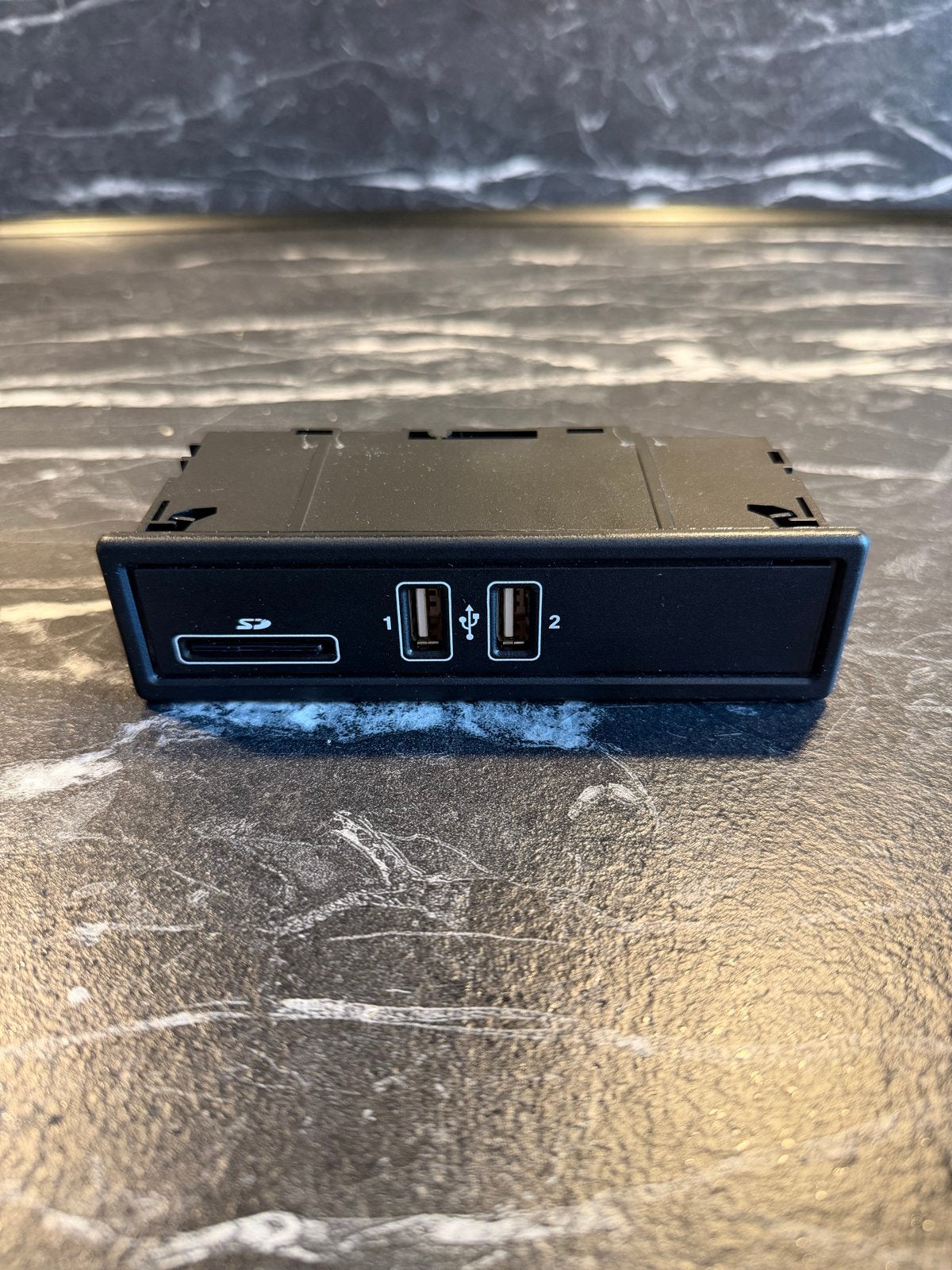 Mercedes Benz A2058200226 USB Module C-Klasse W205, Ophalen of Verzenden, Gebruikt, Mercedes-Benz