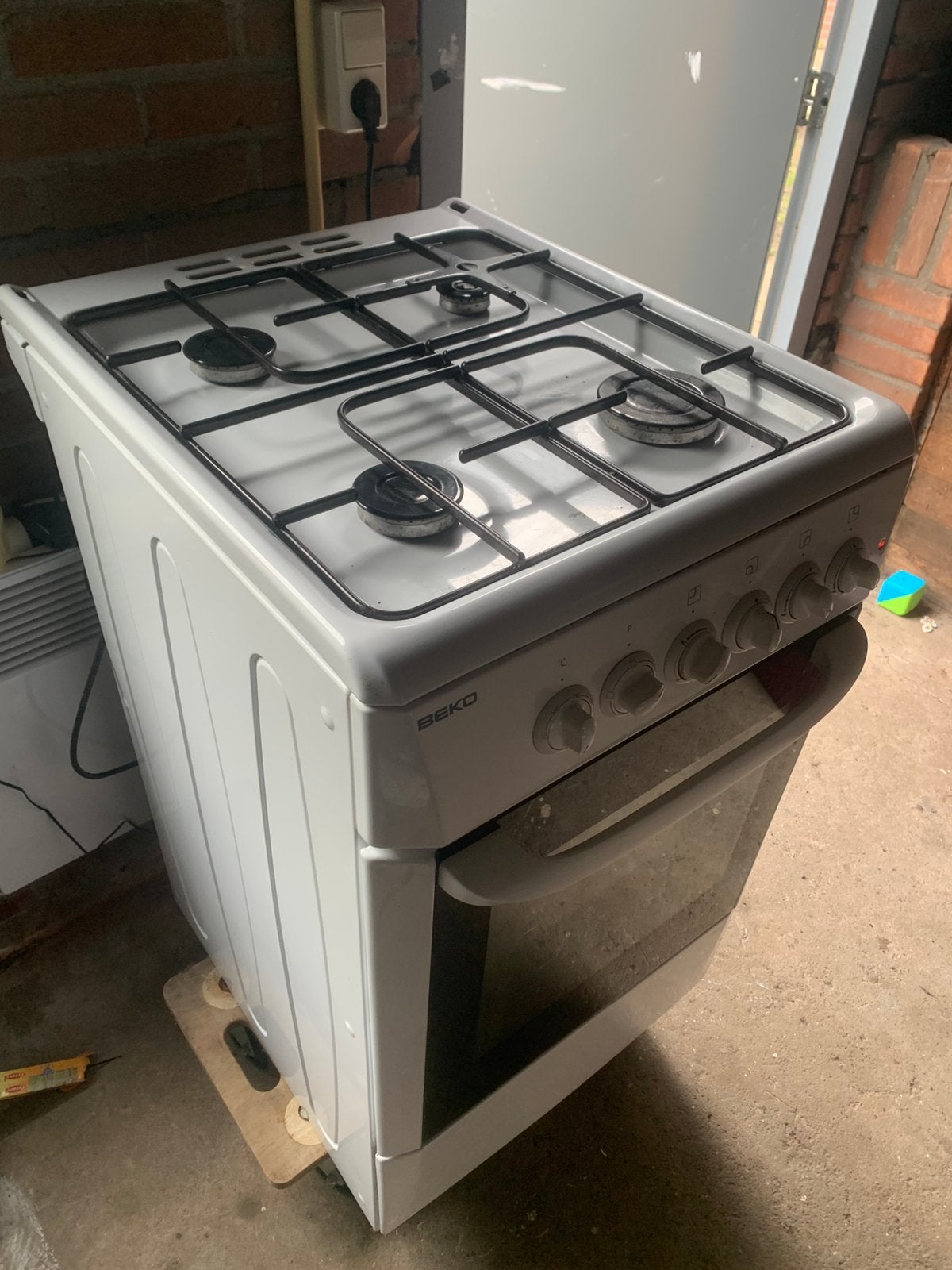Beko gasfornuis 4 pits, Witgoed en Apparatuur, Zo goed als nieuw, Gas, Vrijstaand, 85 tot 90 cm