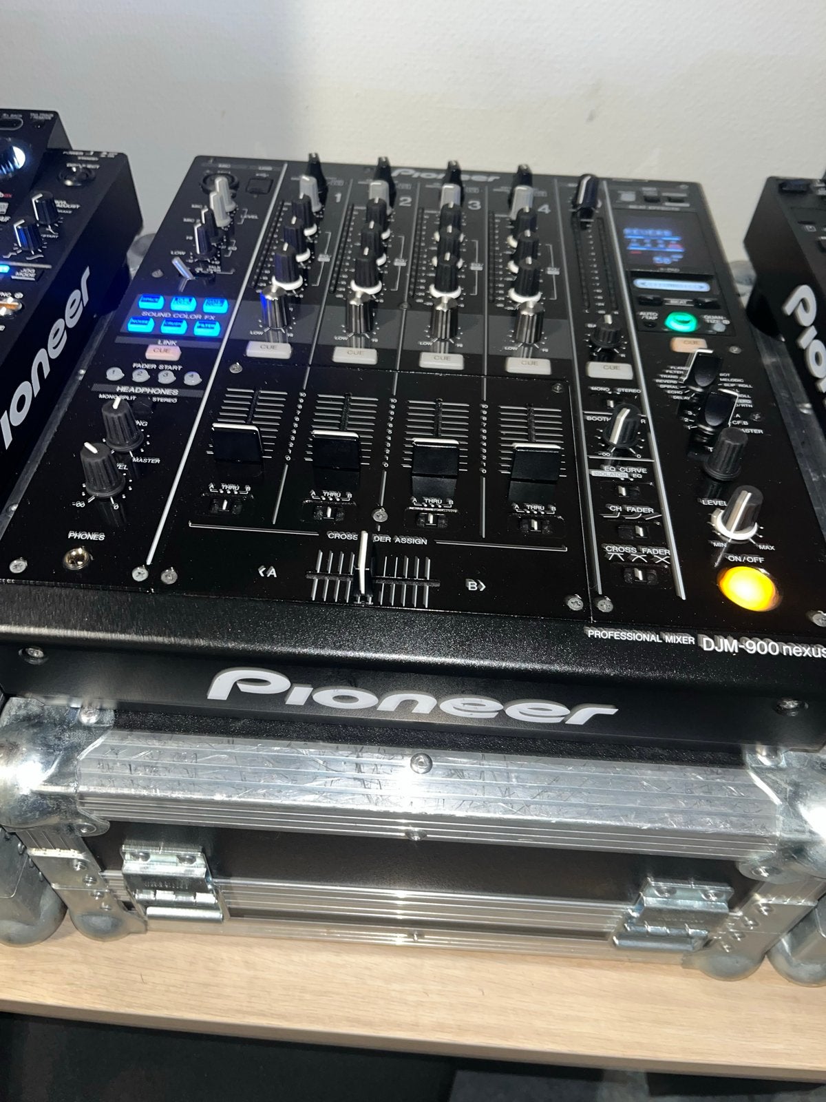 Pioneer DJM-900 nexus met flightcase & stofkap, Ophalen, Zo goed als nieuw, Dj-set, Pioneer