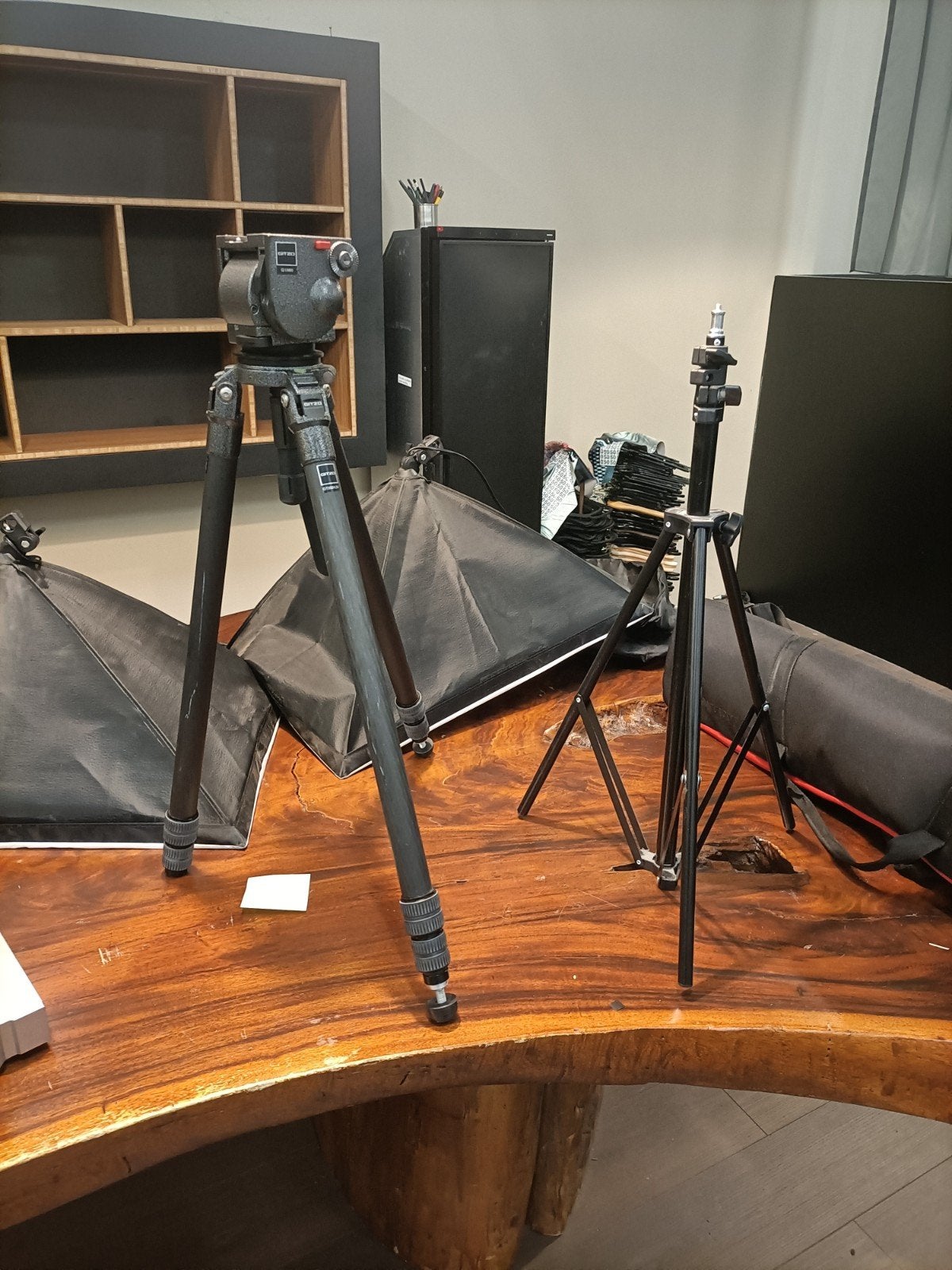 belichting en foto standaard  en 4 standaard voor licht, Ophalen, Zo goed als nieuw, Driepoot