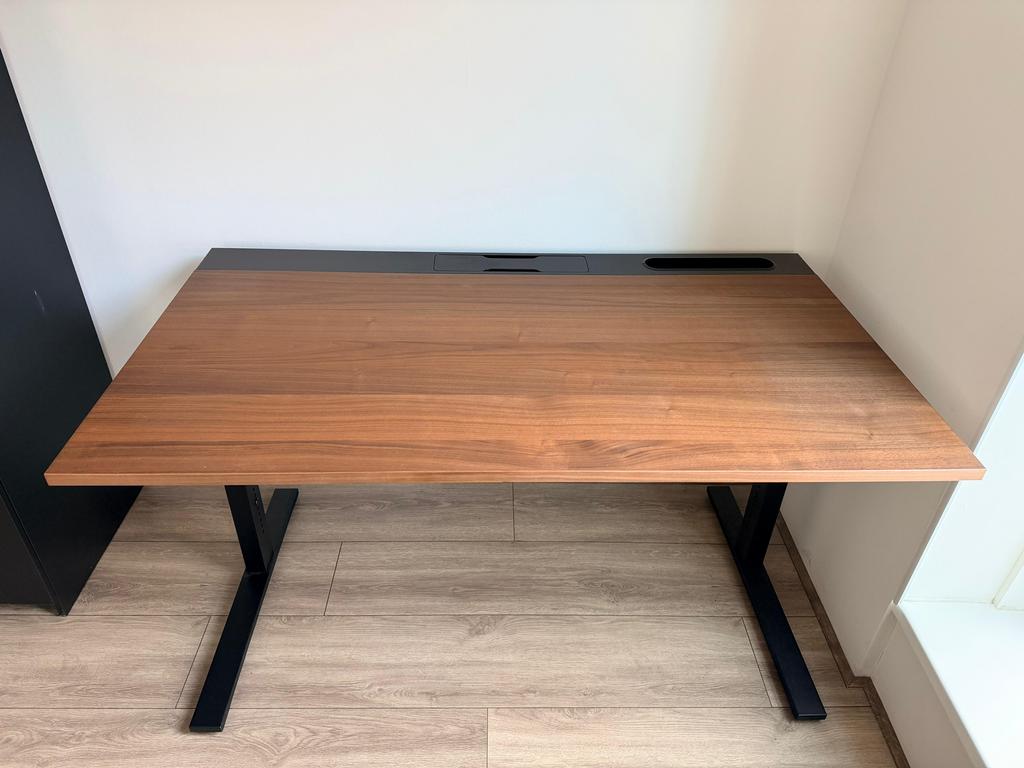 Bureau Mittzon 140x80 walnootfineer en zwart, Ophalen, Scandinavisch, Hout, Zo goed als nieuw