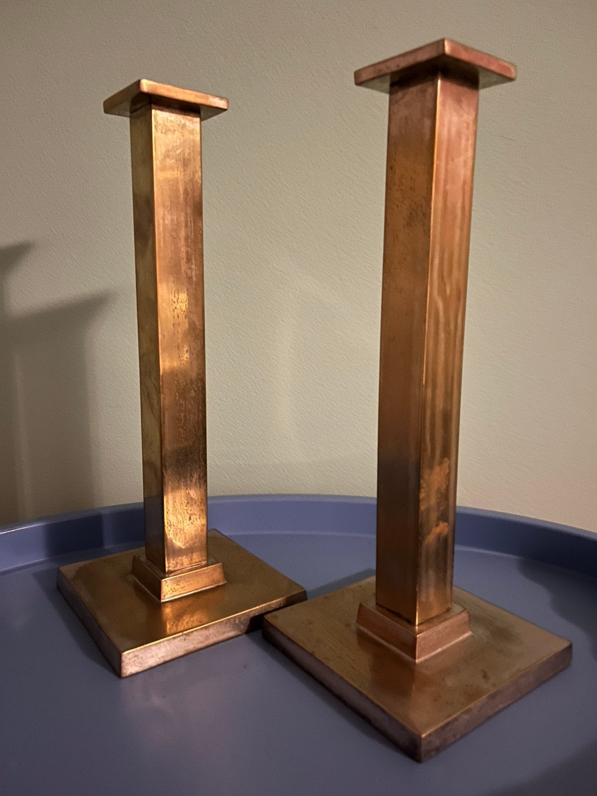 KUBISTISCHE GEOMETRISCHE KANDELAARS., Antiek en Kunst, Ophalen of Verzenden, Koper of Brons