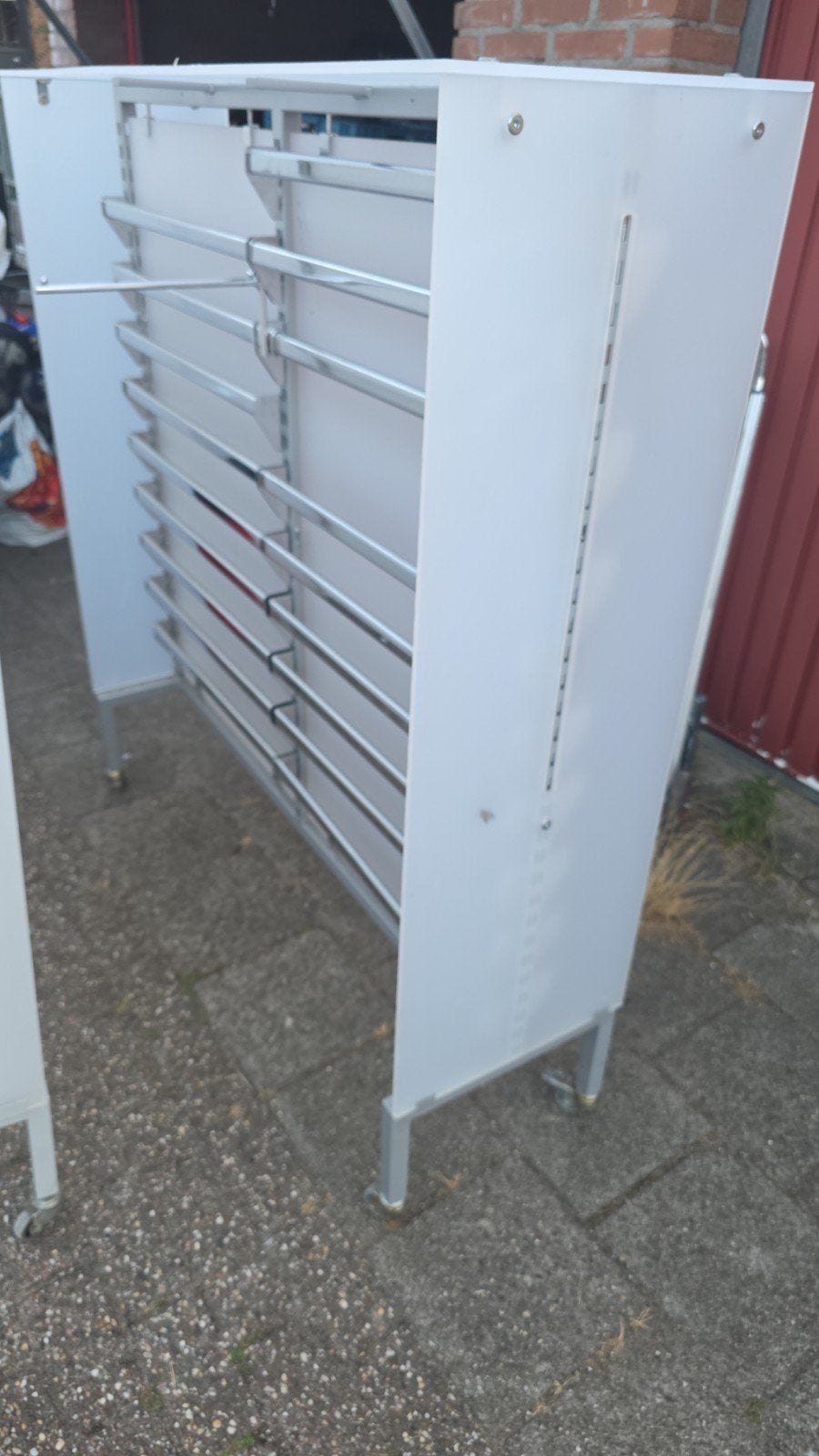 Verrijdbaar displayrek met haken voor winkel of markt, Ophalen