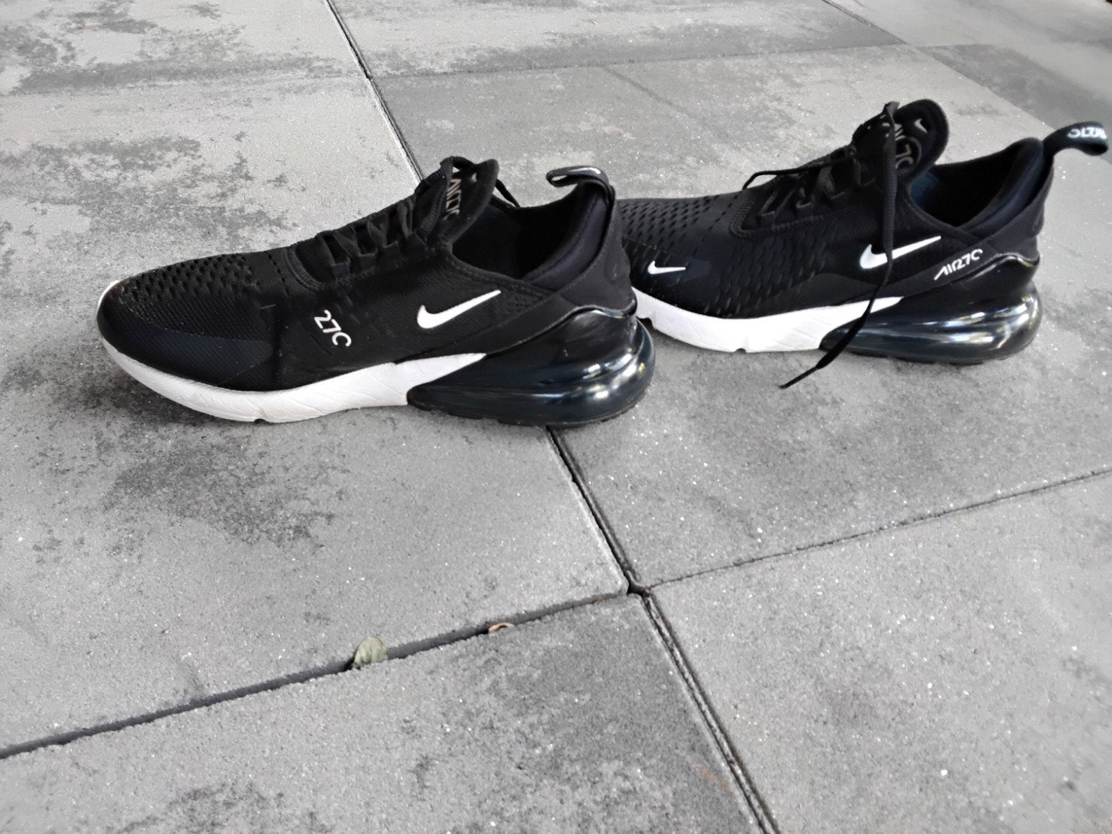 Nike Air Max 270 Zwarte Sneakers - Maat 40, Sport en Fitness, Loopsport en Atletiek, Ophalen of Verzenden, Zo goed als nieuw, Hardloopschoenen