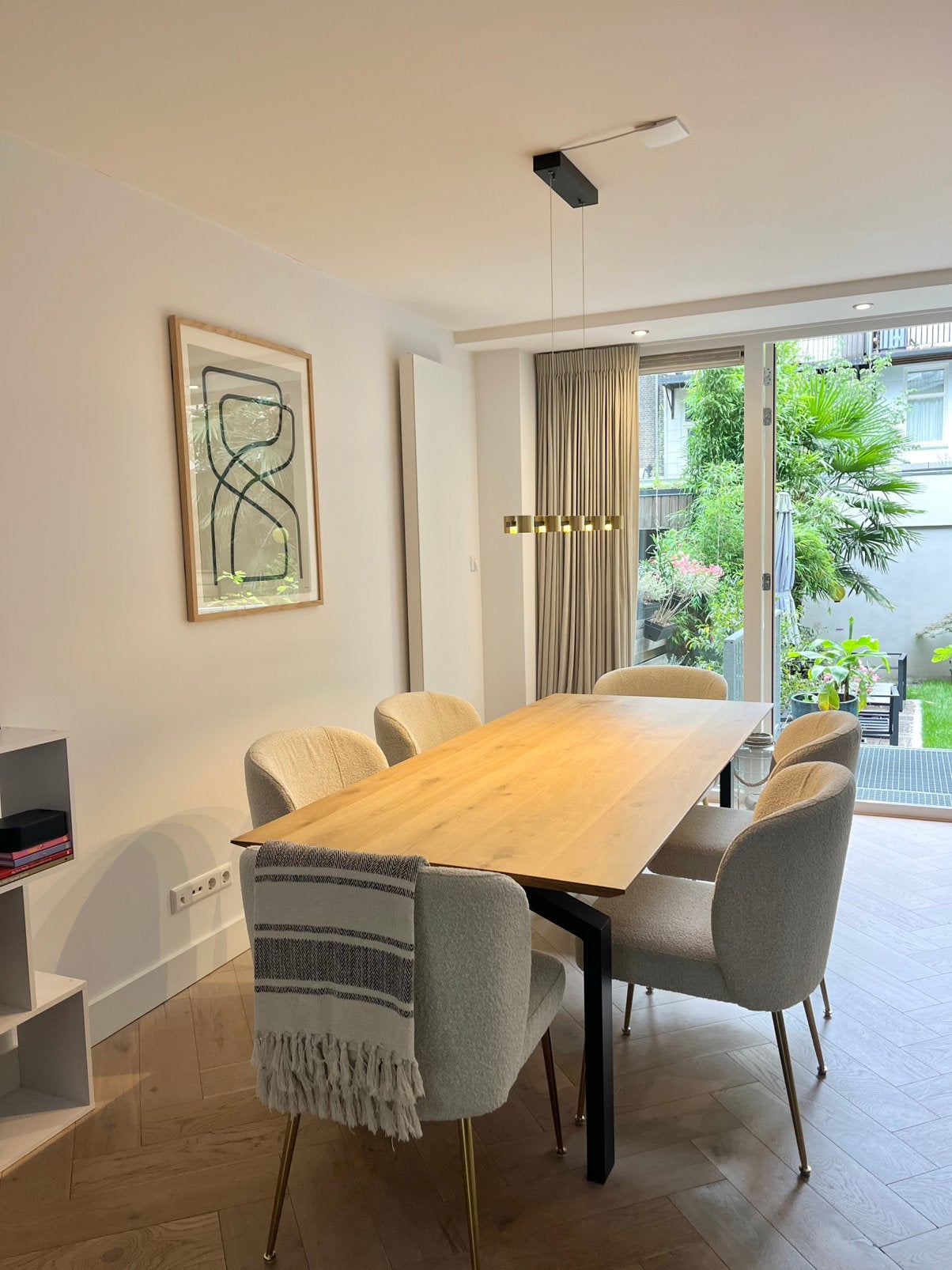 Eettafel van natuurlijk hout / Dining table made of wood, Huis en Inrichting, Tafels | Eettafels, Ophalen, 200 cm of meer, 50 tot 100 cm