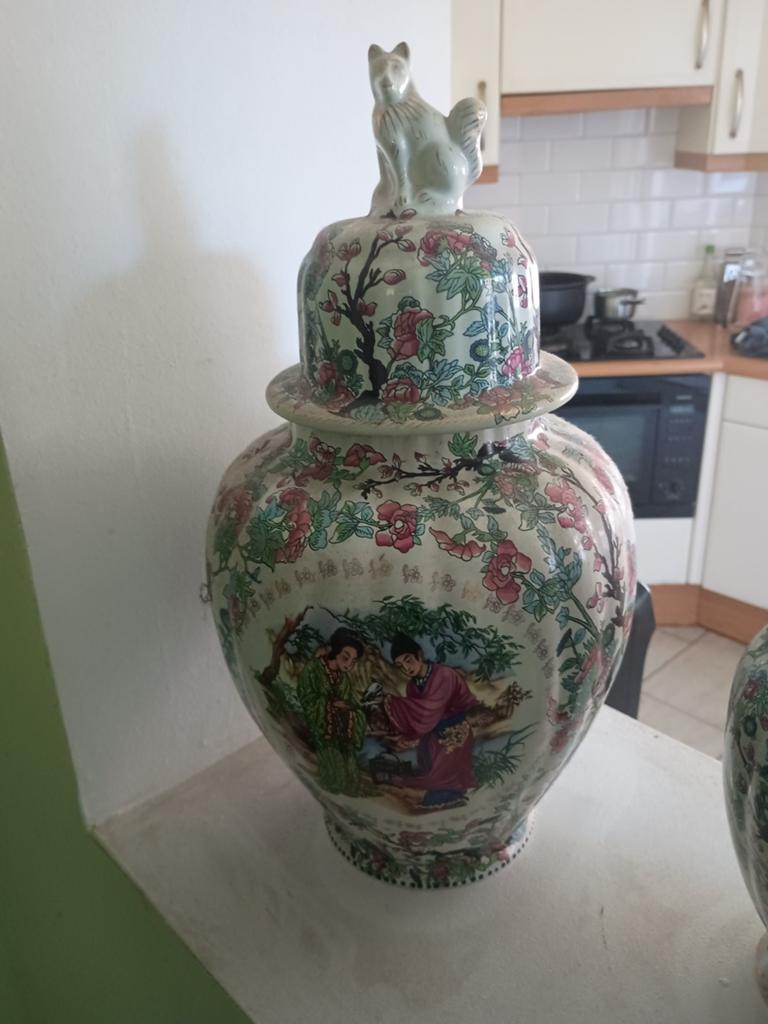 3 Antieke Chinese vasen waarvan 1 met deksel en kat, Ophalen