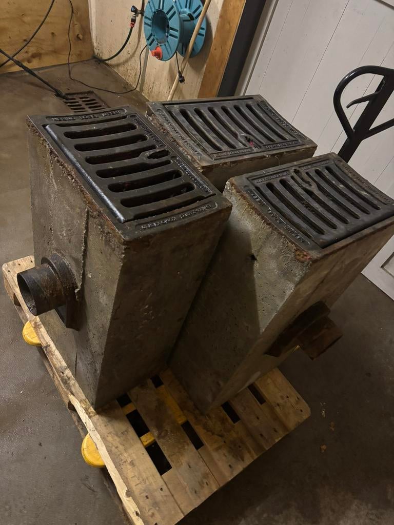 3x beton Straatkolk te koop., Doe-het-zelf en Verbouw, Buizen en Afvoer, Ophalen, Zo goed als nieuw, Minder dan 2 meter, 80 mm of meer