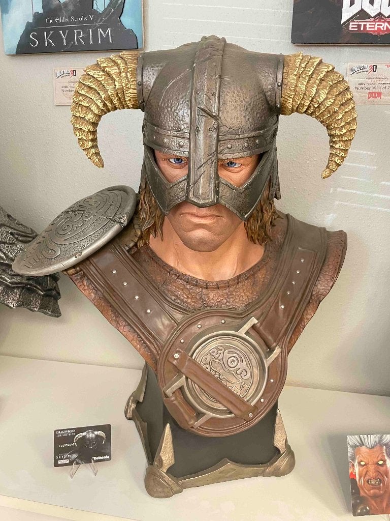 Elder Scrolls Skyrim Dragonborn Life-Size Bust 1:1 Bethesda, Verzamelen, Ophalen of Verzenden, Zo goed als nieuw, Fantasy