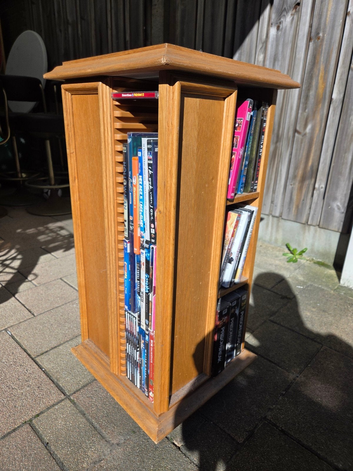 cd/dvd kast, Ophalen, Gebruikt, 75 tot 150 discs, Hout