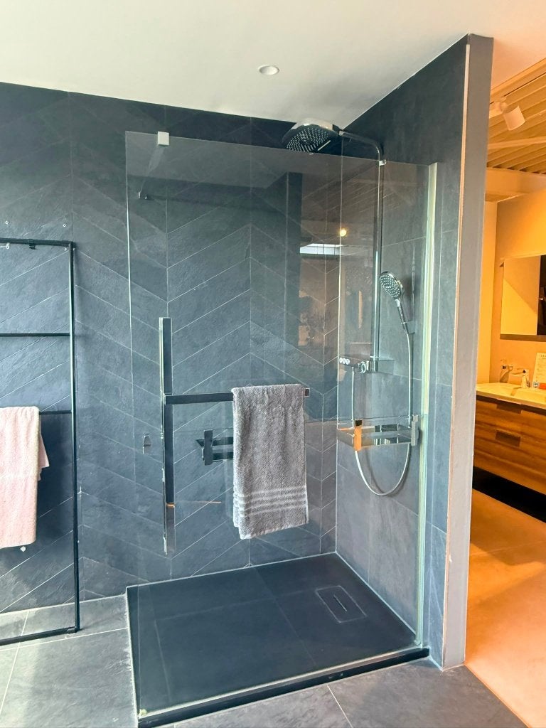 Glazen douchewand 120 x 90 x 200 cm | Showroomuitverkoop, Ophalen, Zo goed als nieuw, Glas, Douche