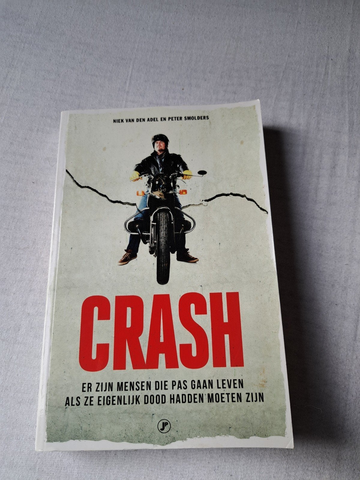 Crash: Er zijn mensen die pas gaan leven, Boeken, Ophalen of Verzenden, Zo goed als nieuw