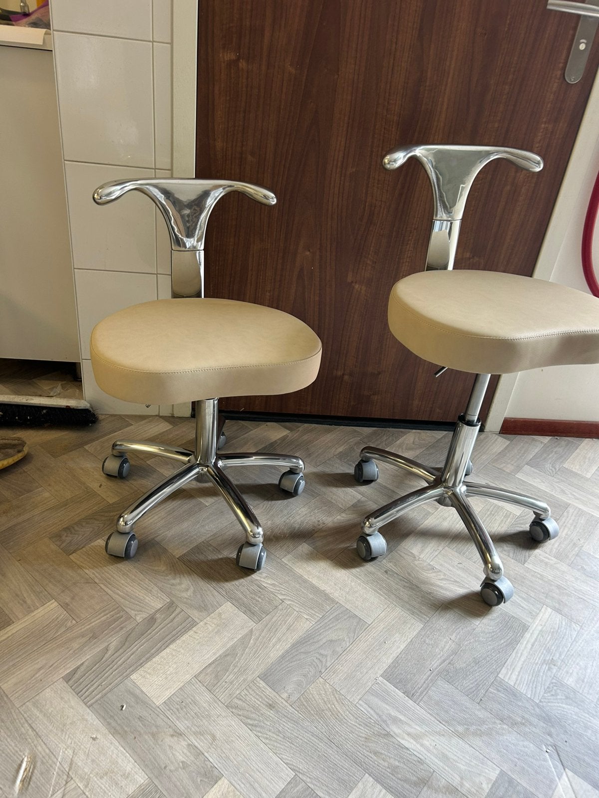 Zadel kruk  verstelbaar Nieuw/ kappers kruk, Ophalen, Nieuw, Beige, Bureaukruk