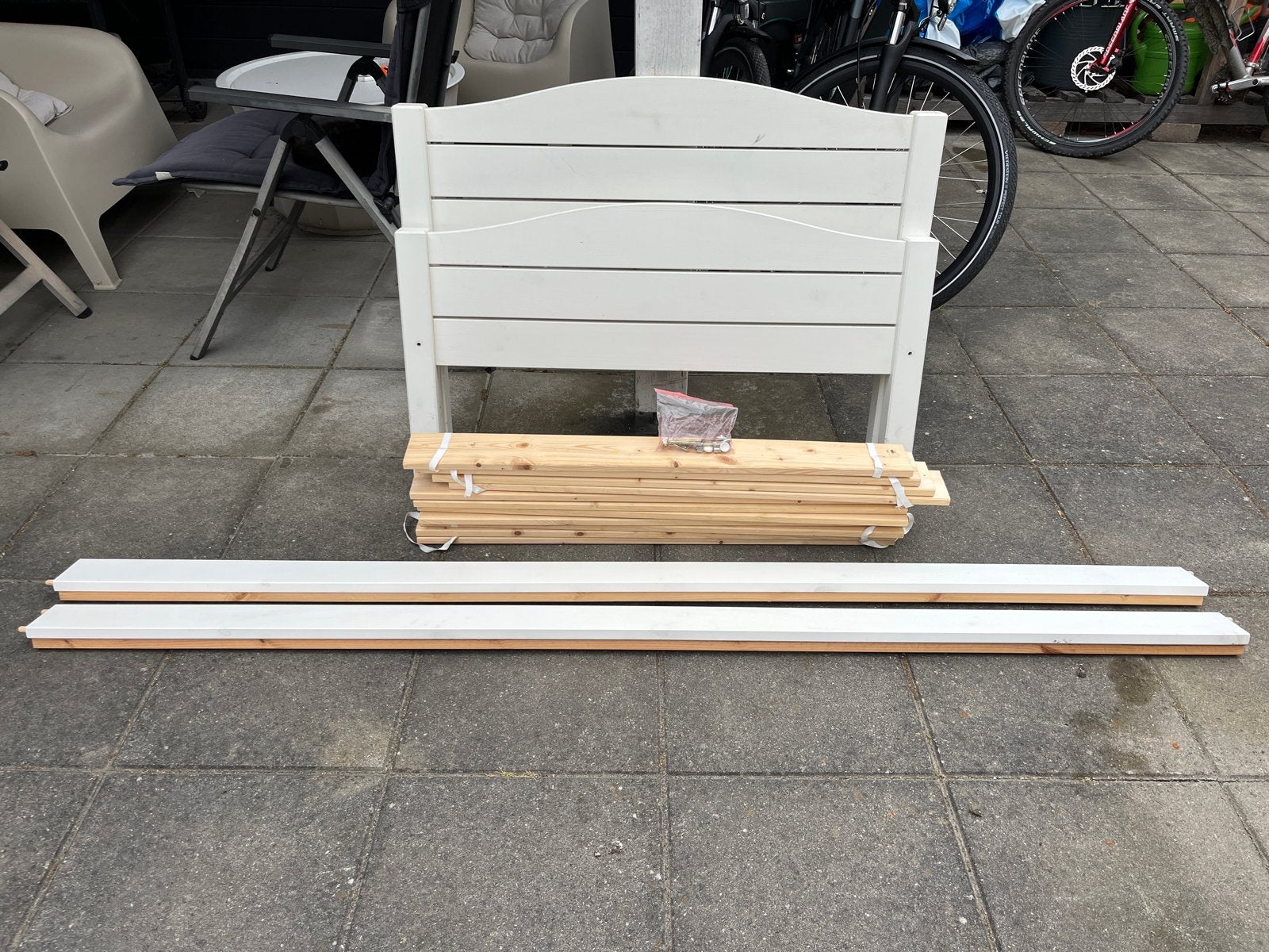 1 persoonsbed met lattenbodem (wit), Huis en Inrichting, Slaapkamer | Bedden, Ophalen, Gebruikt, 90 cm, Eenpersoons