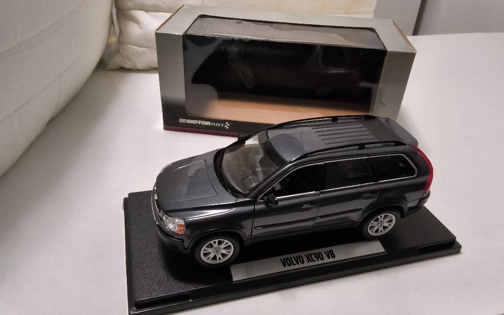 1/18 Volvo XC90  Motorart, Ophalen of Verzenden, Zo goed als nieuw, Auto, Overige merken