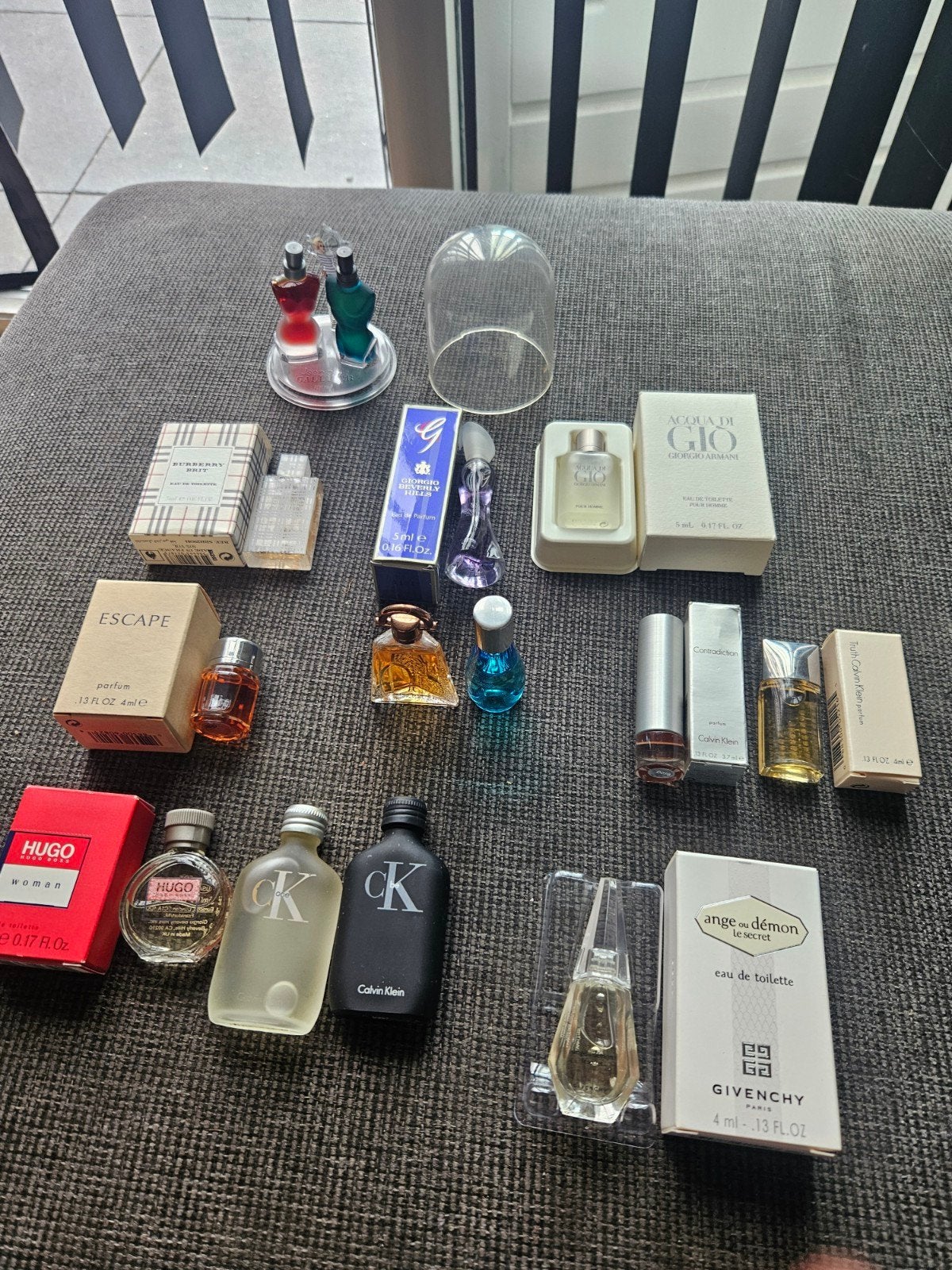 14 mini parfum van bekende merken, Ophalen of Verzenden, Zo goed als nieuw, Miniatuur