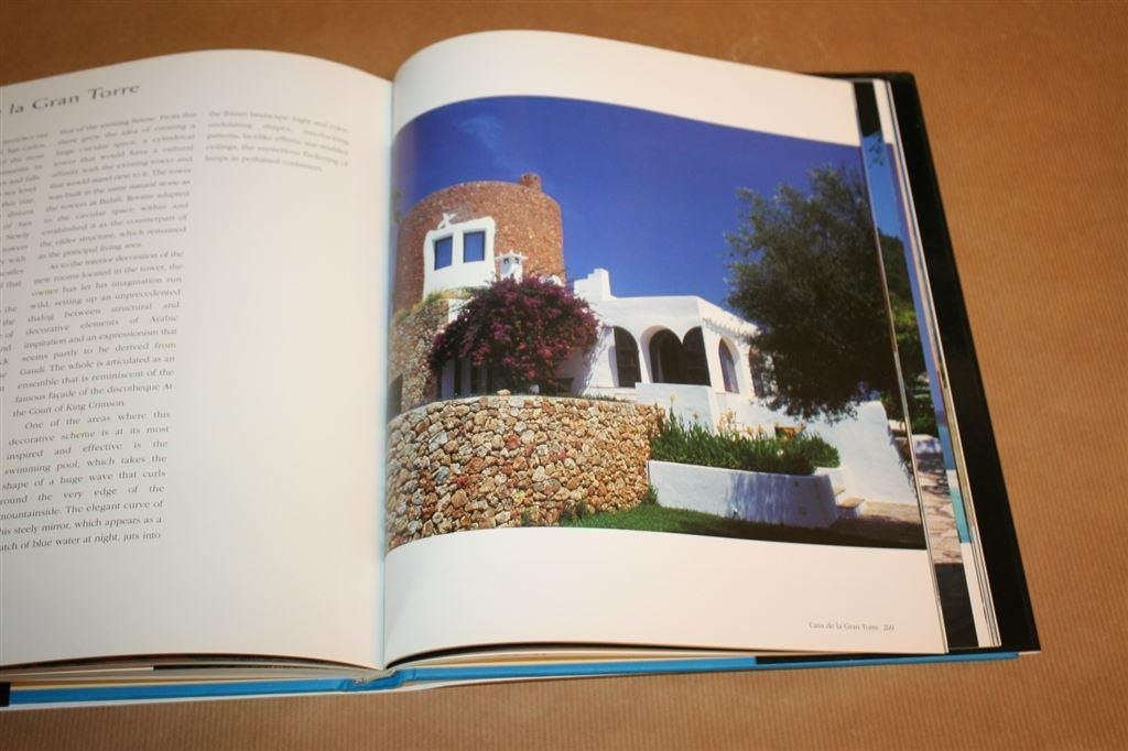 Ibiza. A Mediterranean Lifestyle., Ophalen of Verzenden, Gelezen, Europa