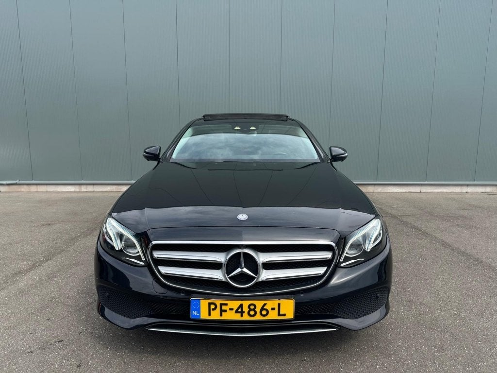 Mercedes-Benz E-Klasse 220 d Prestige LEDER | HUD | PANORAMA, Auto's, Mercedes-Benz, Euro 6, 4 cilinders, Zwart, Bedrijf