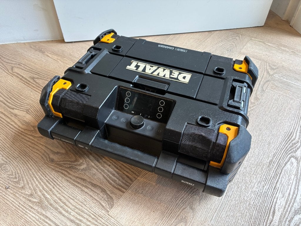 DeWalt Bouwradio DWST1-81078 DAB+/FM/Bluetooth incl.  accu, Ophalen, Gebruikt